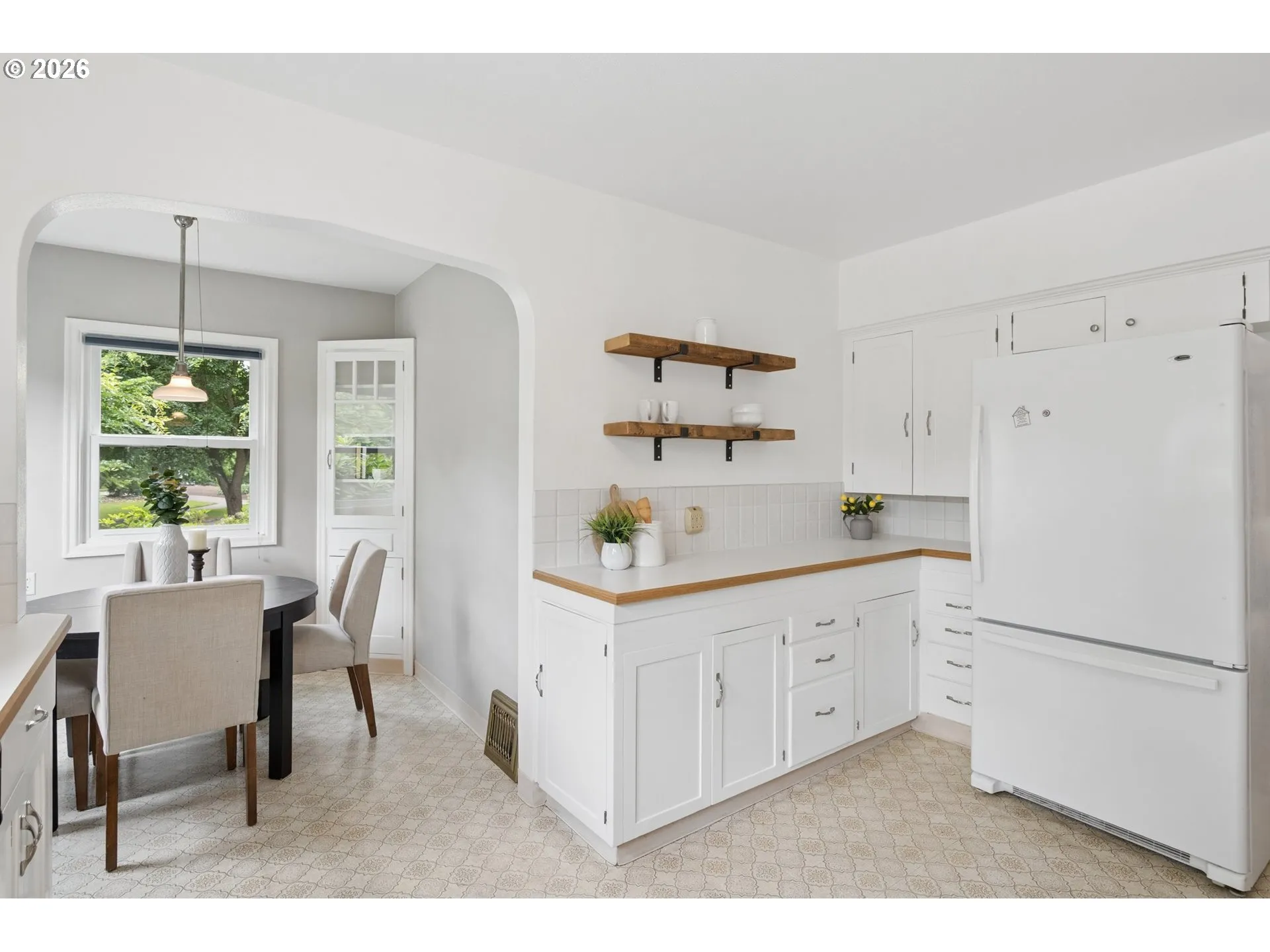 Kitchen/Nook-Wide Angle/Fisheye