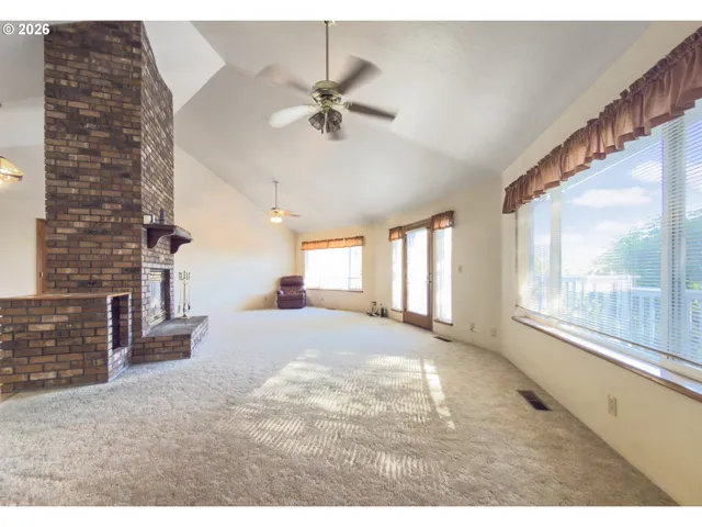 Living Room-Ceiling Fan