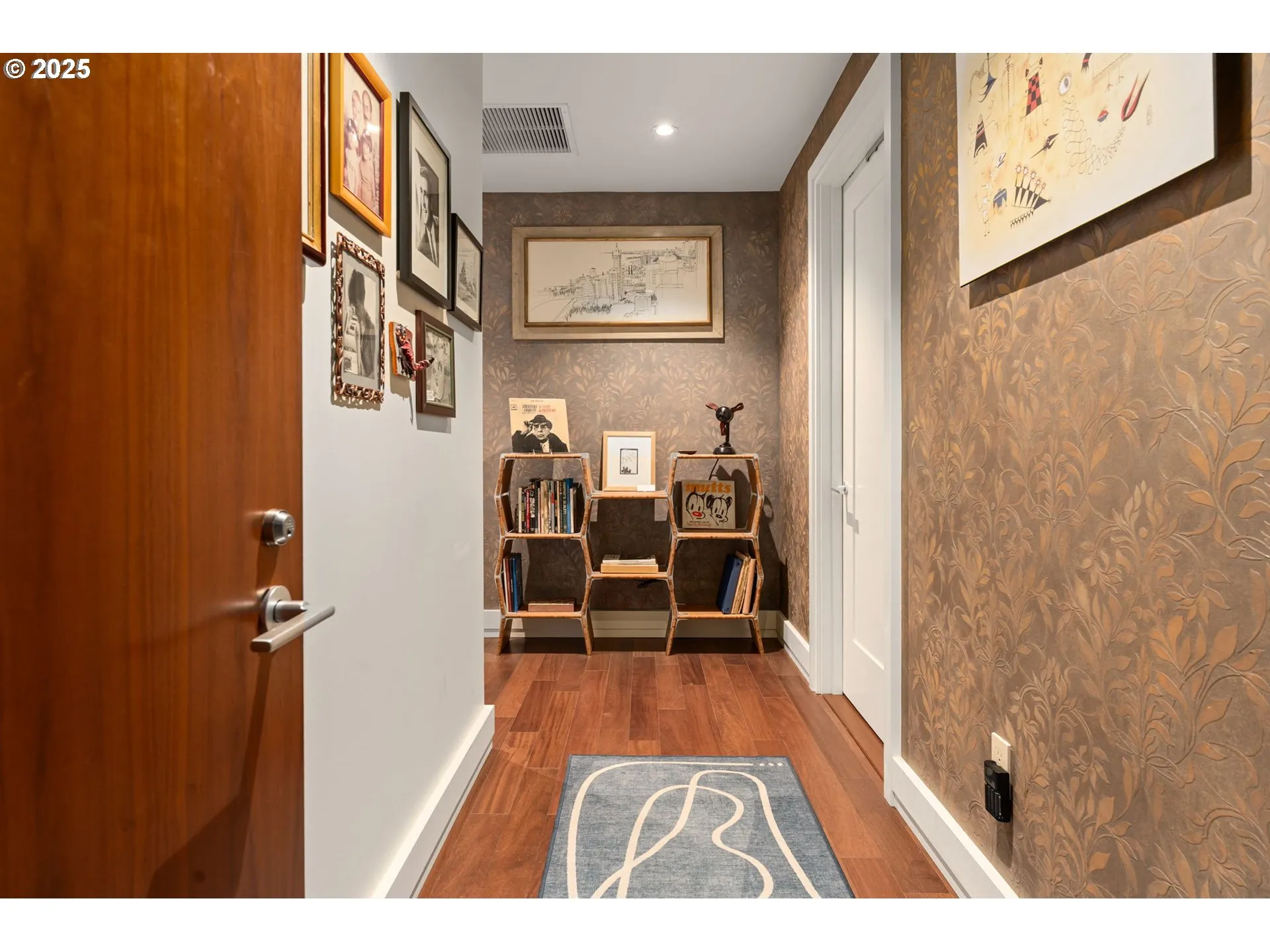 Entrance/Foyer