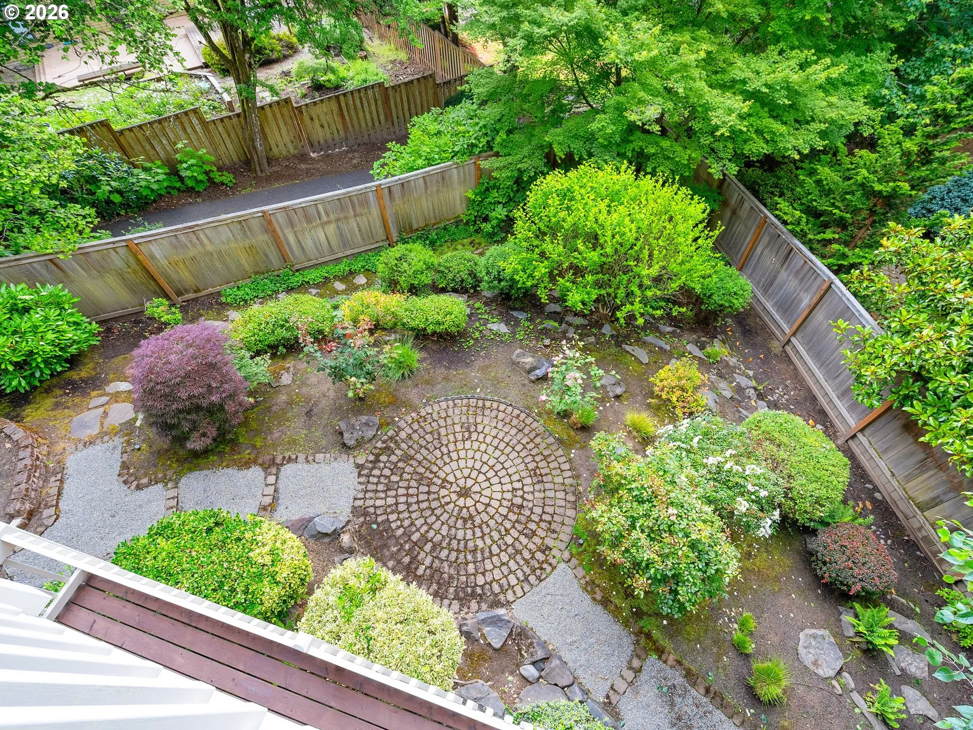 Yard-Back