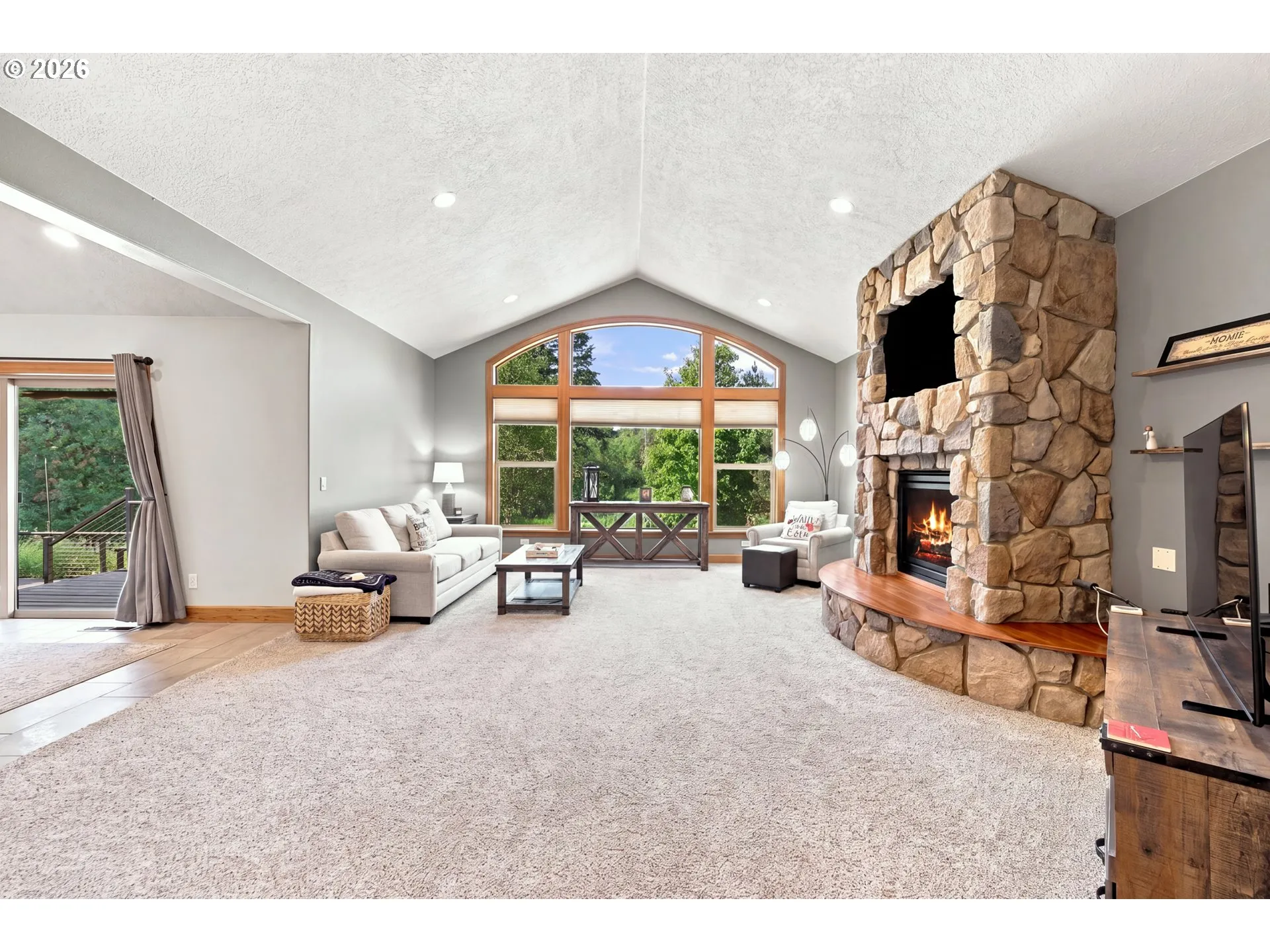 Living Room-Vaulted Ceilings