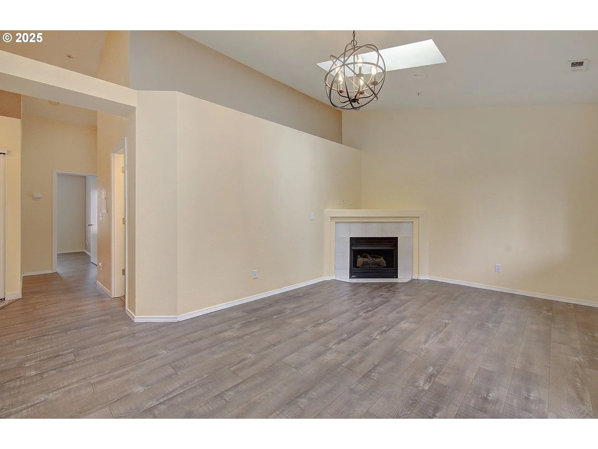Living Room-Fireplace