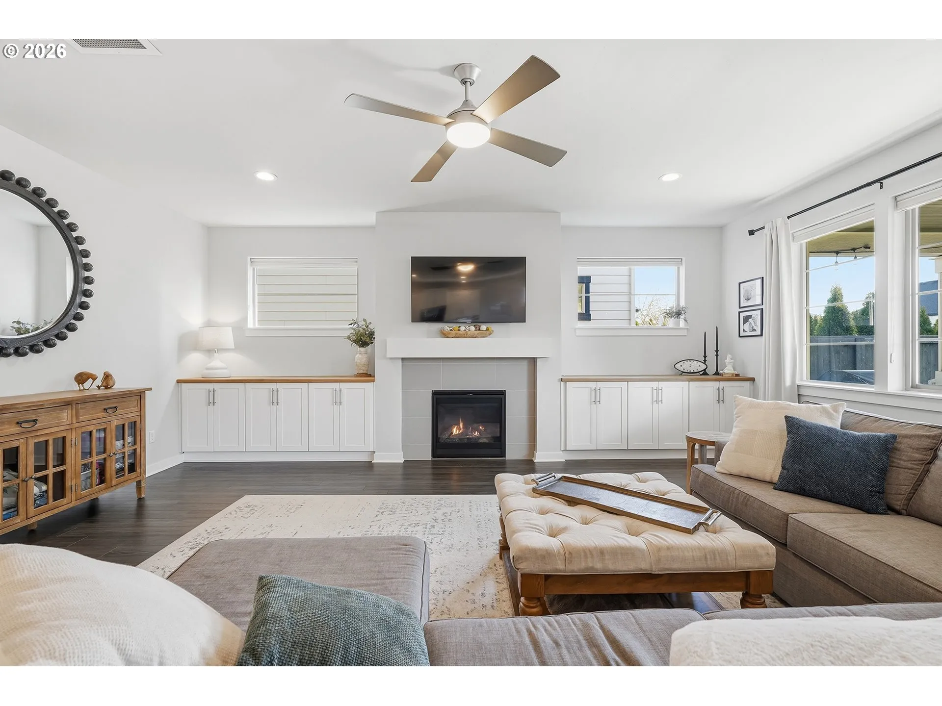 Living Room-Fireplace