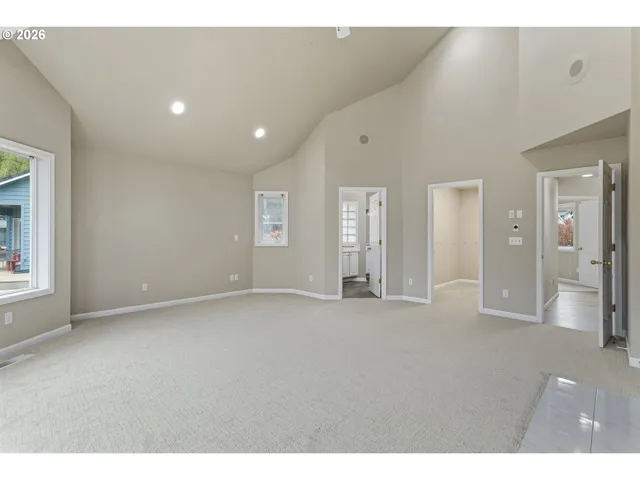 Bedroom, Primary-Vaulted Ceilings