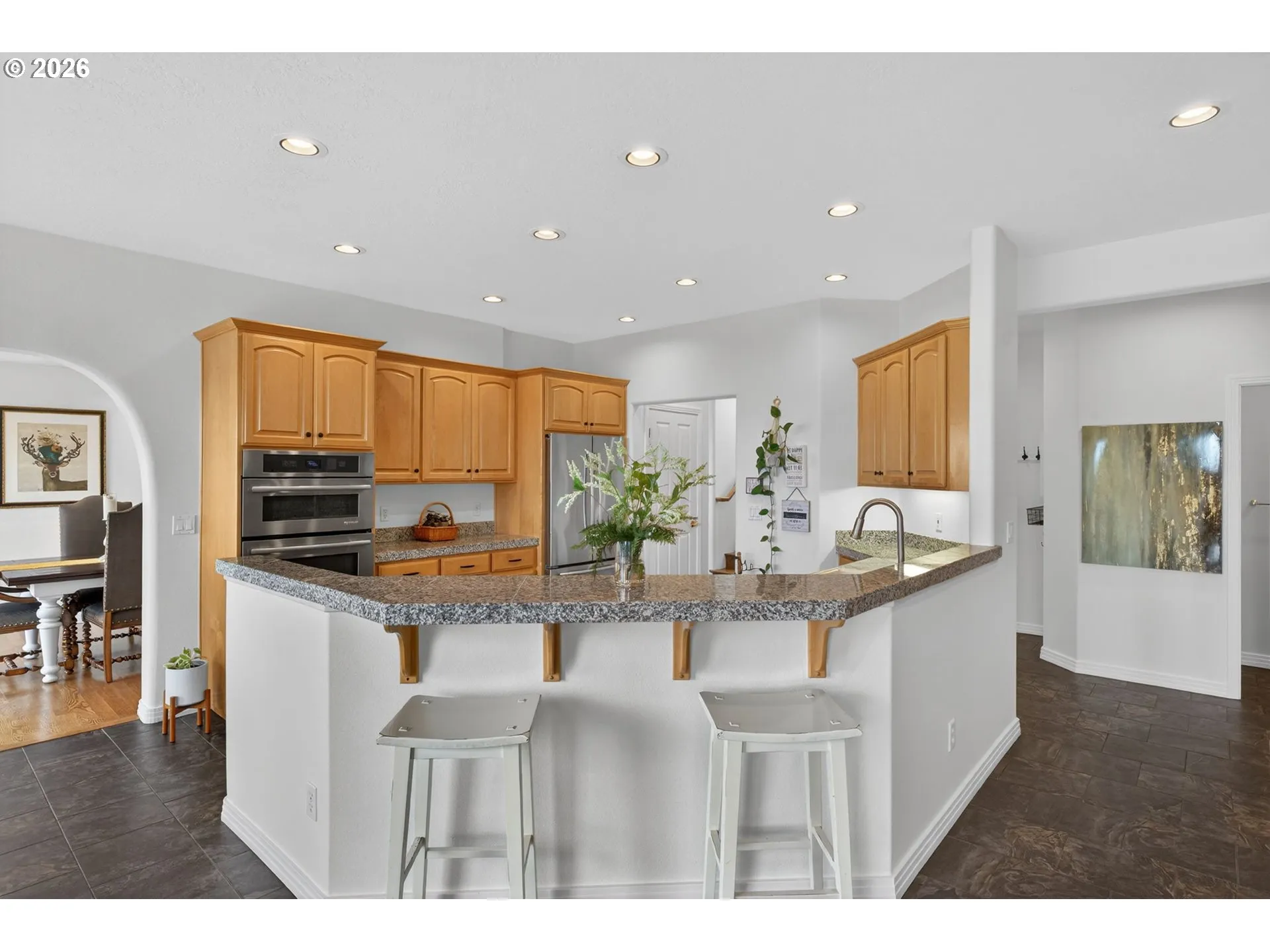 Kitchen-Breakfast Bar