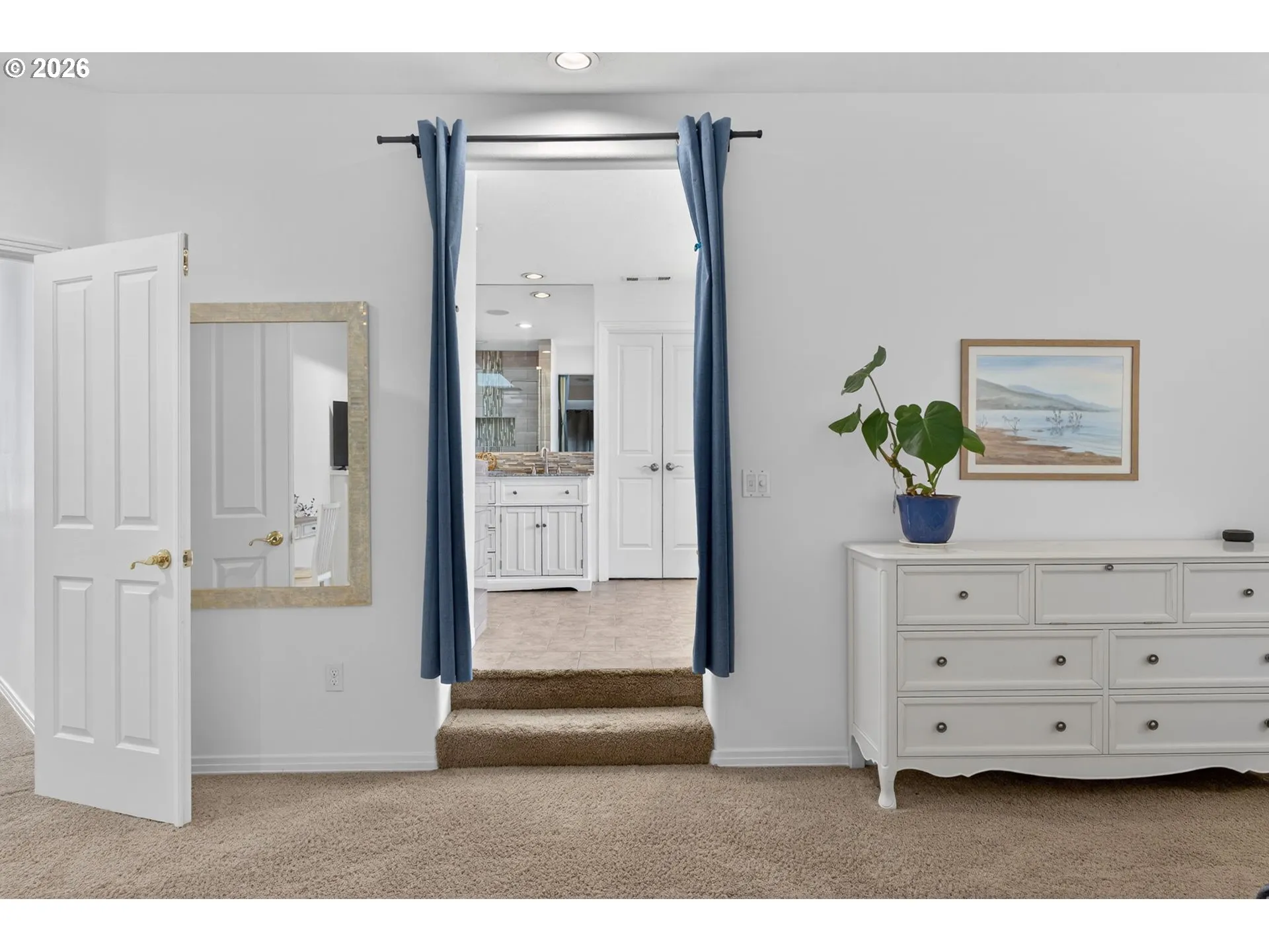 Bedroom, Primary-Upper