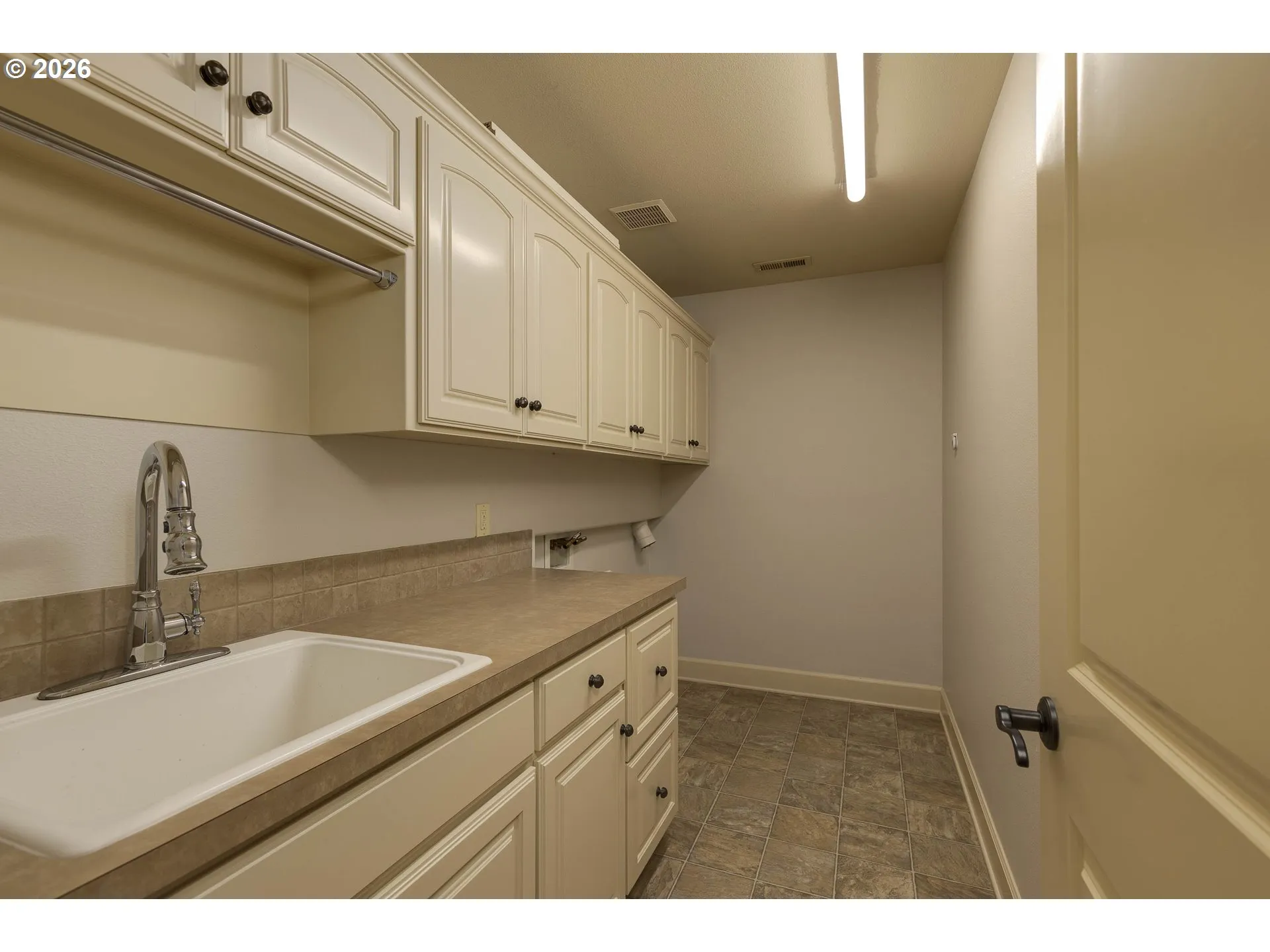Laundry-Upper