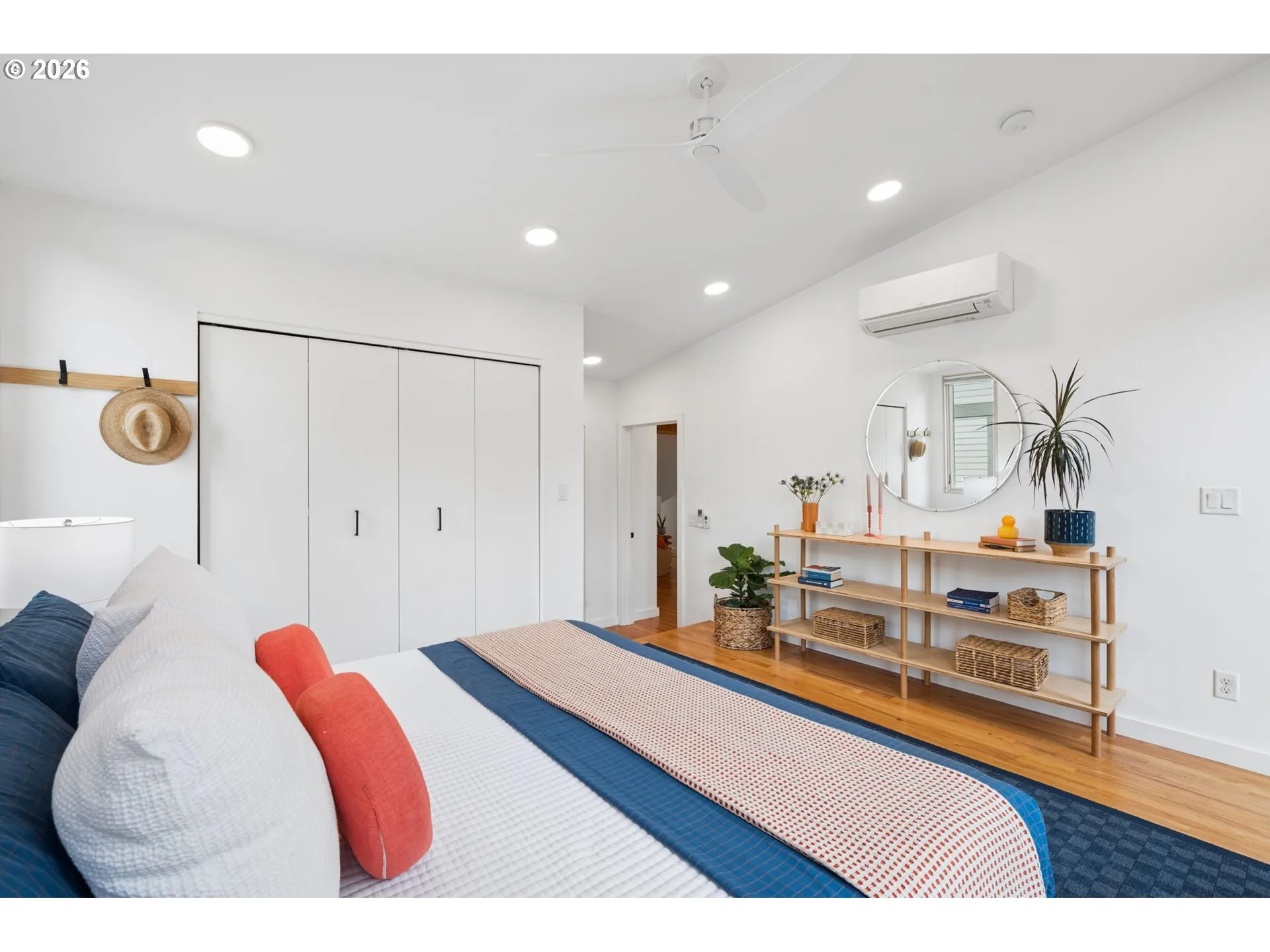 Primary Bedroom-Upper