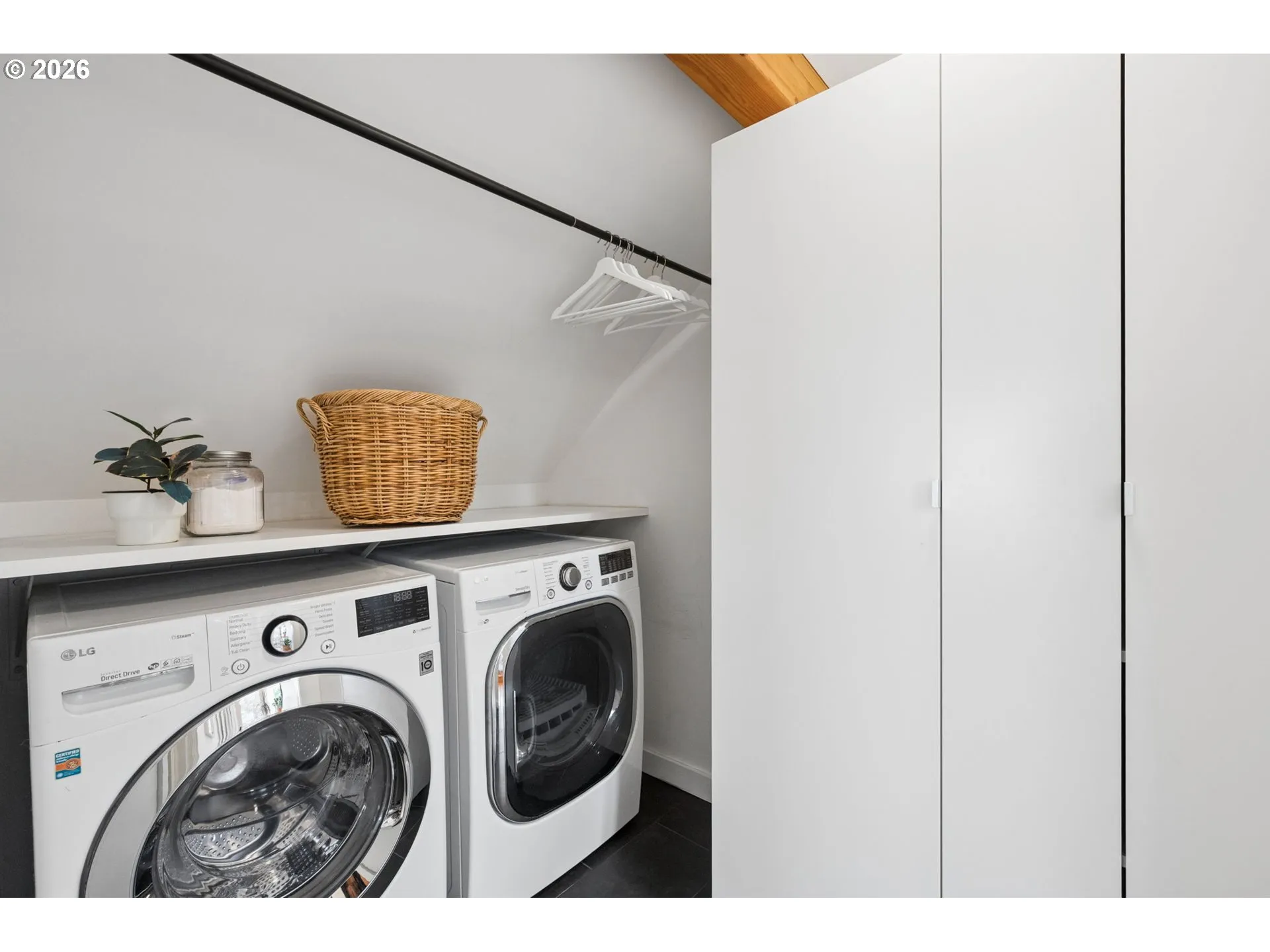 Laundry-Upper