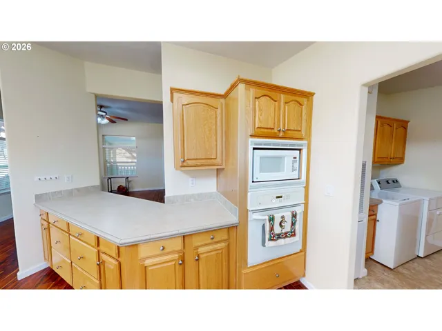 Kitchen-Eating Area