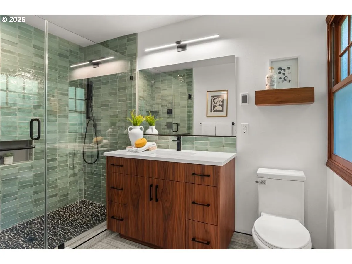 Primary Bedroom-Attached Bathroom
