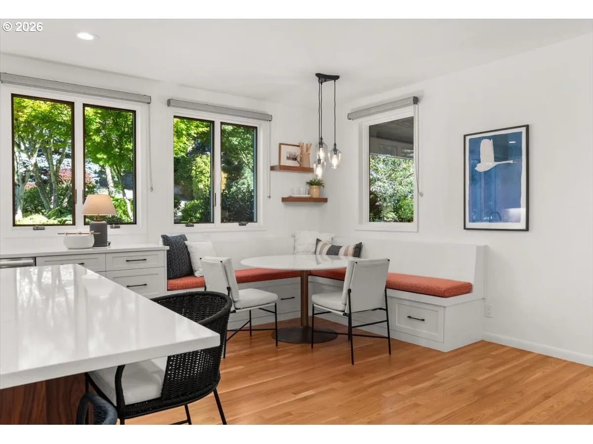 Kitchen-Eating Area