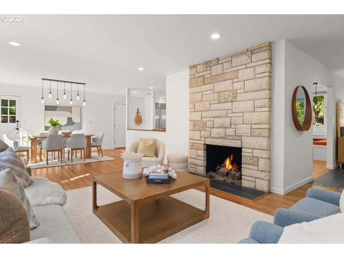 Living Room/Dining Room