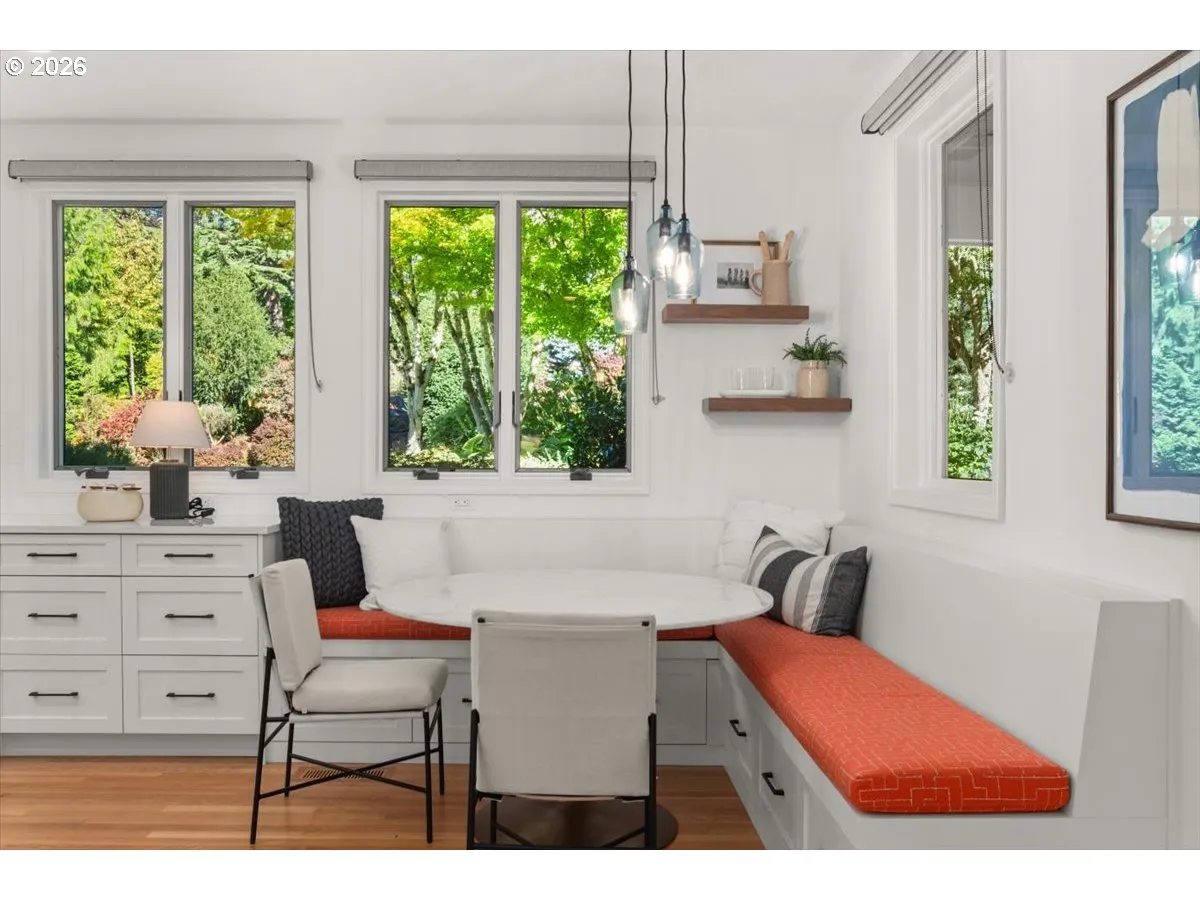 Kitchen-Eating Area