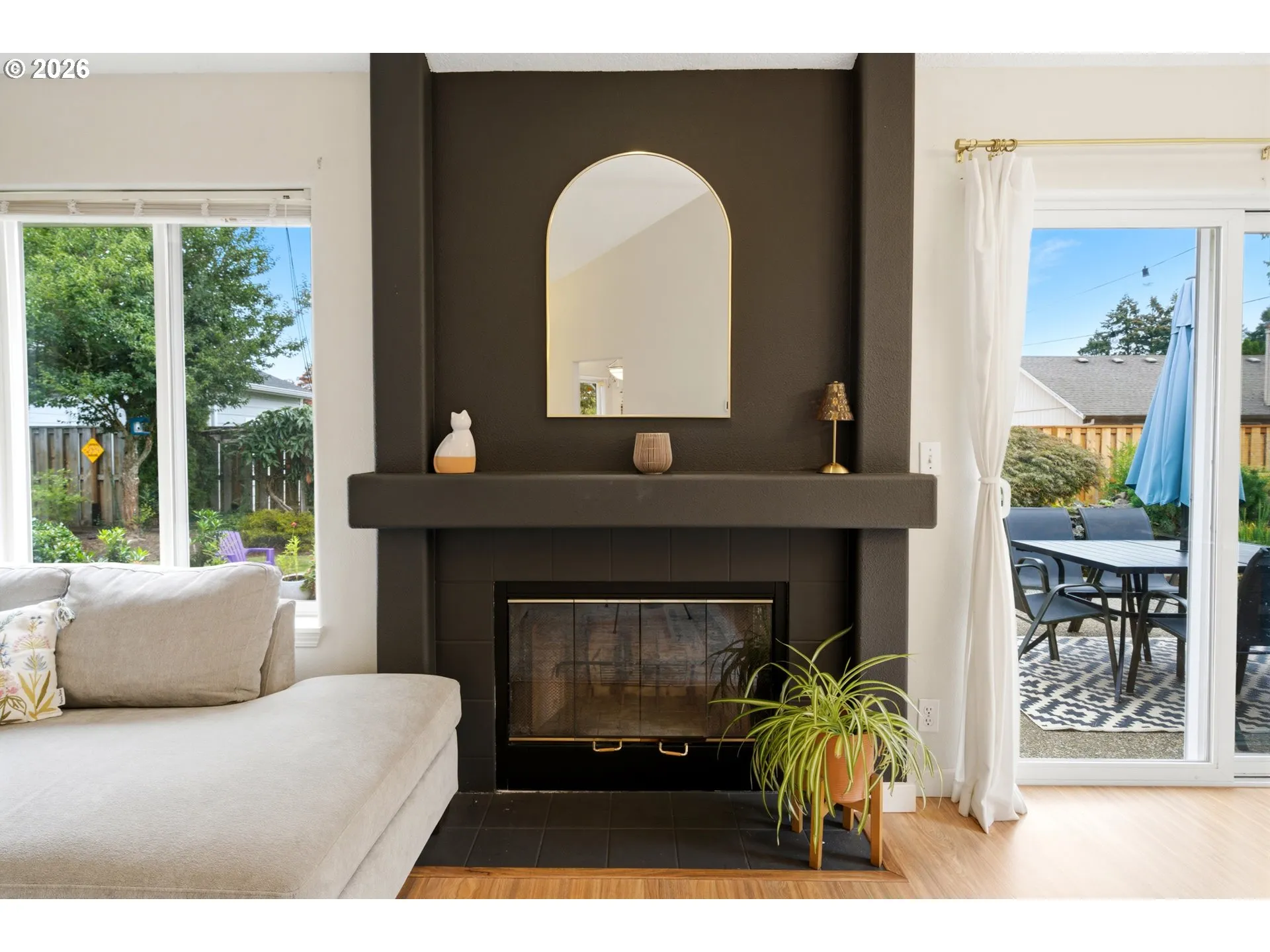 Living Room-Fireplace