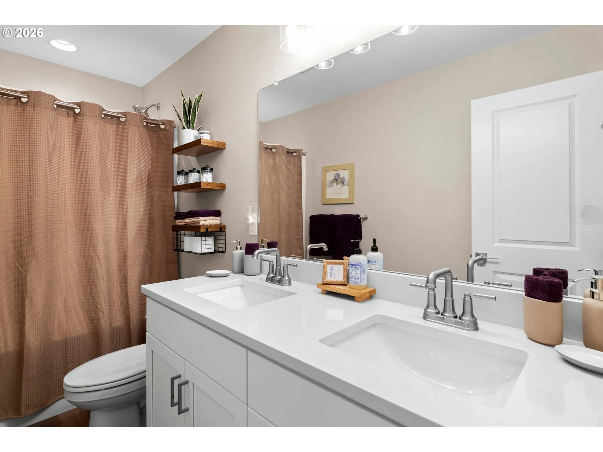 Bathroom-Upper