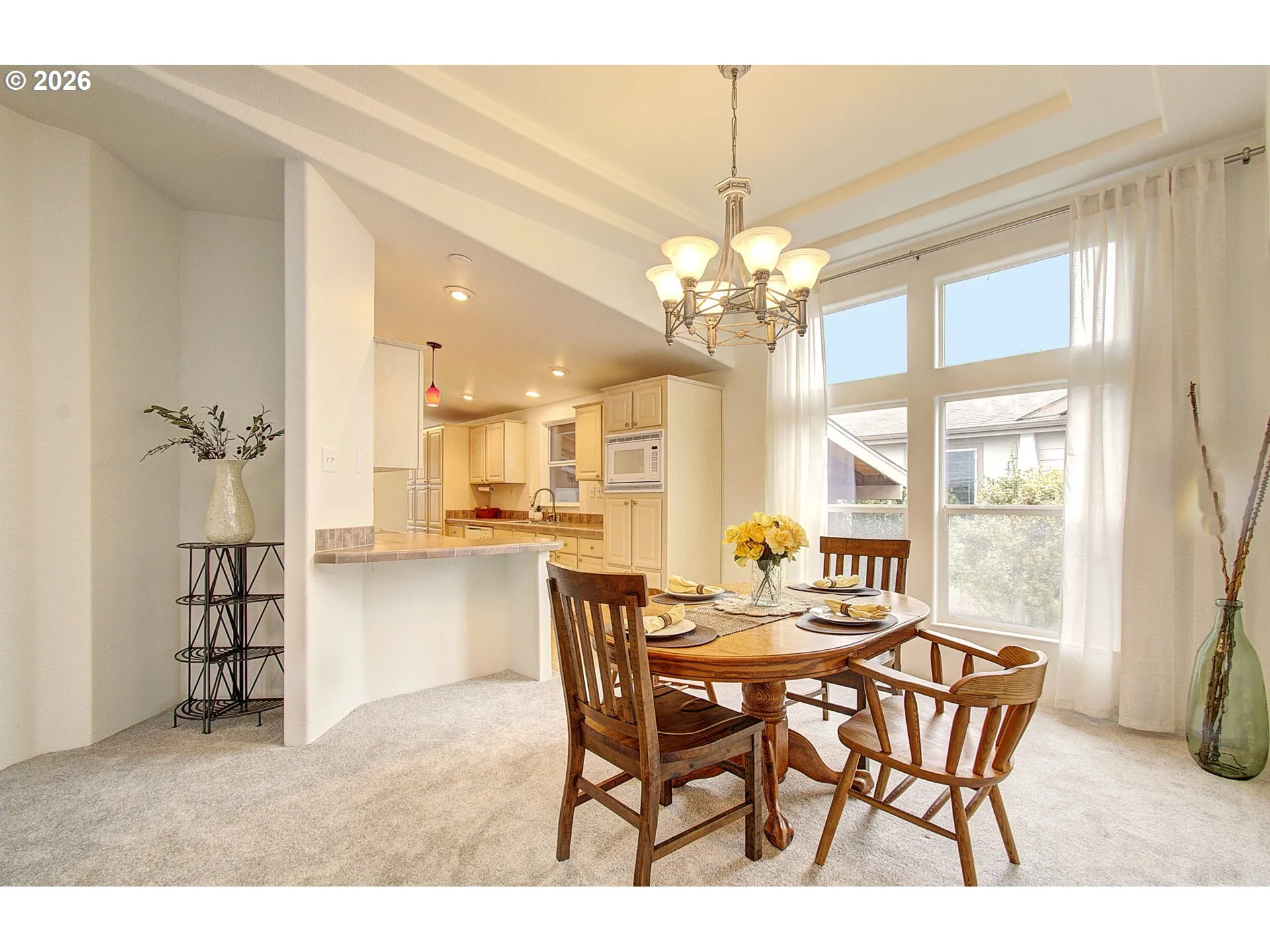 Dining Room-Vaulted Ceilings