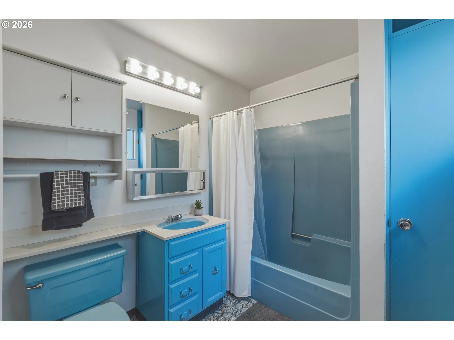 Bathroom-Upper