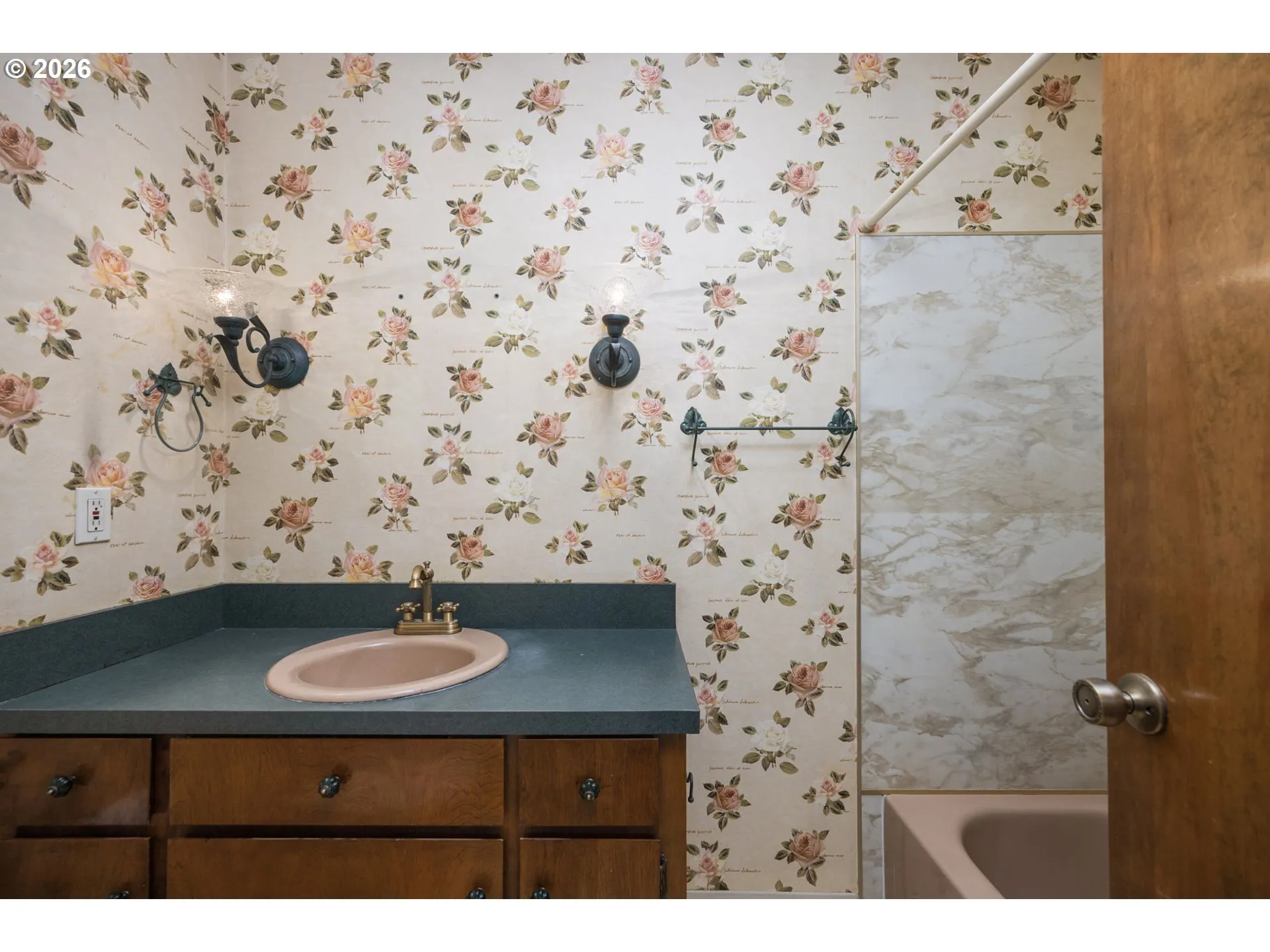 Bathroom-Upper