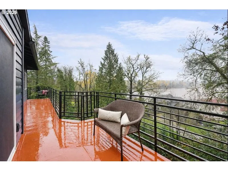 Deck-Upper