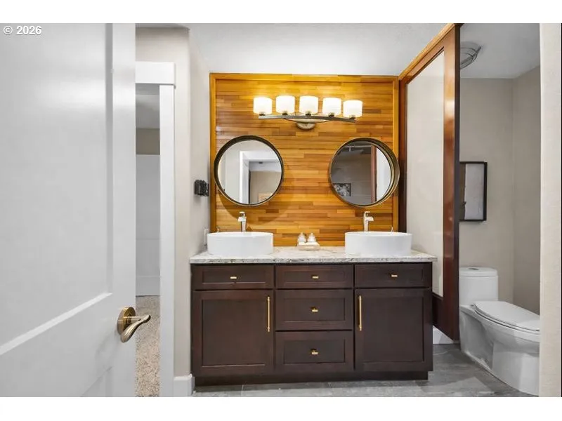 Attached Bathroom #2-Jack and Jill