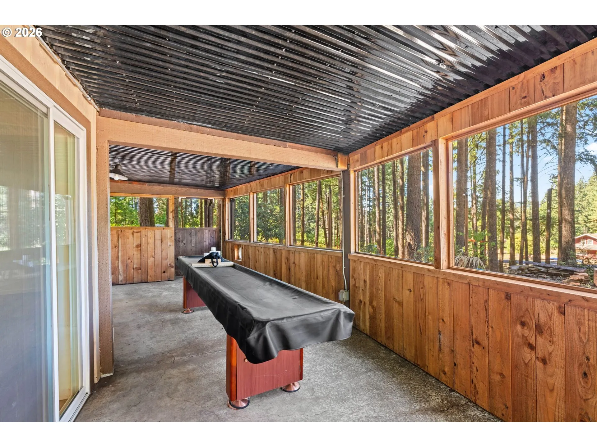 Porch, Screened in