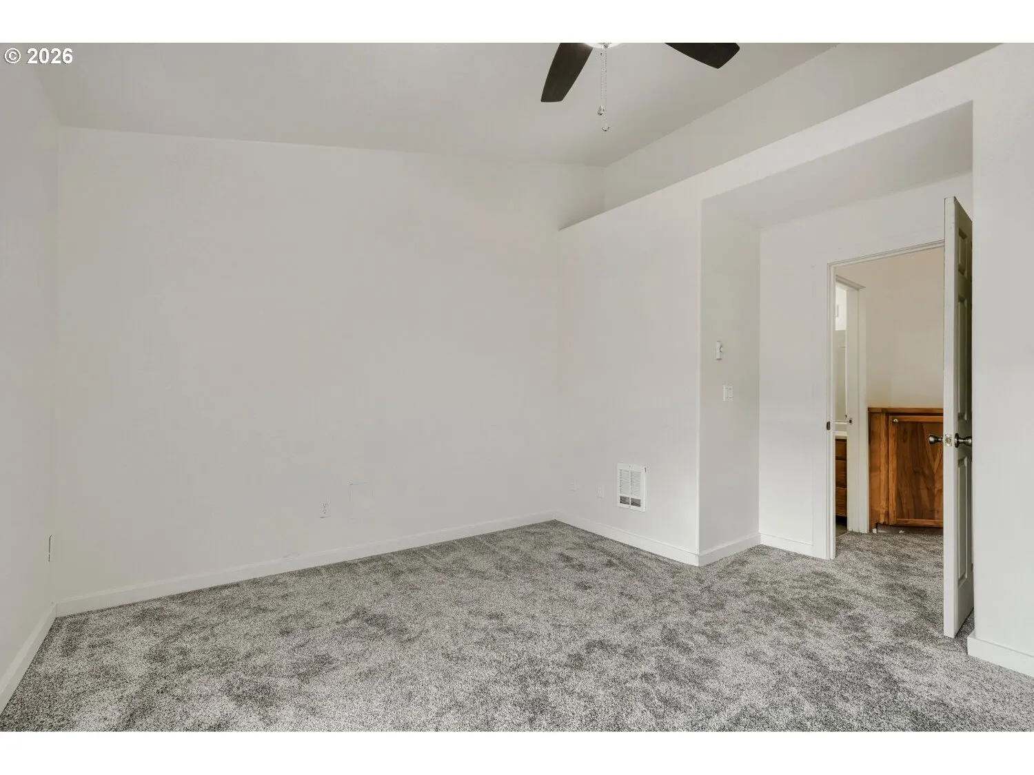 Bedroom, Primary-Vaulted Ceilings