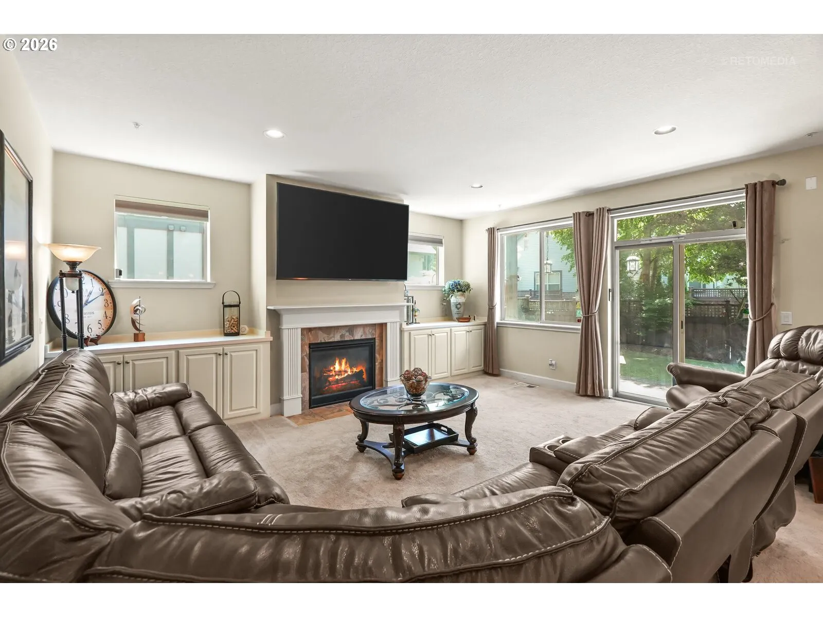 Living Room-Fireplace