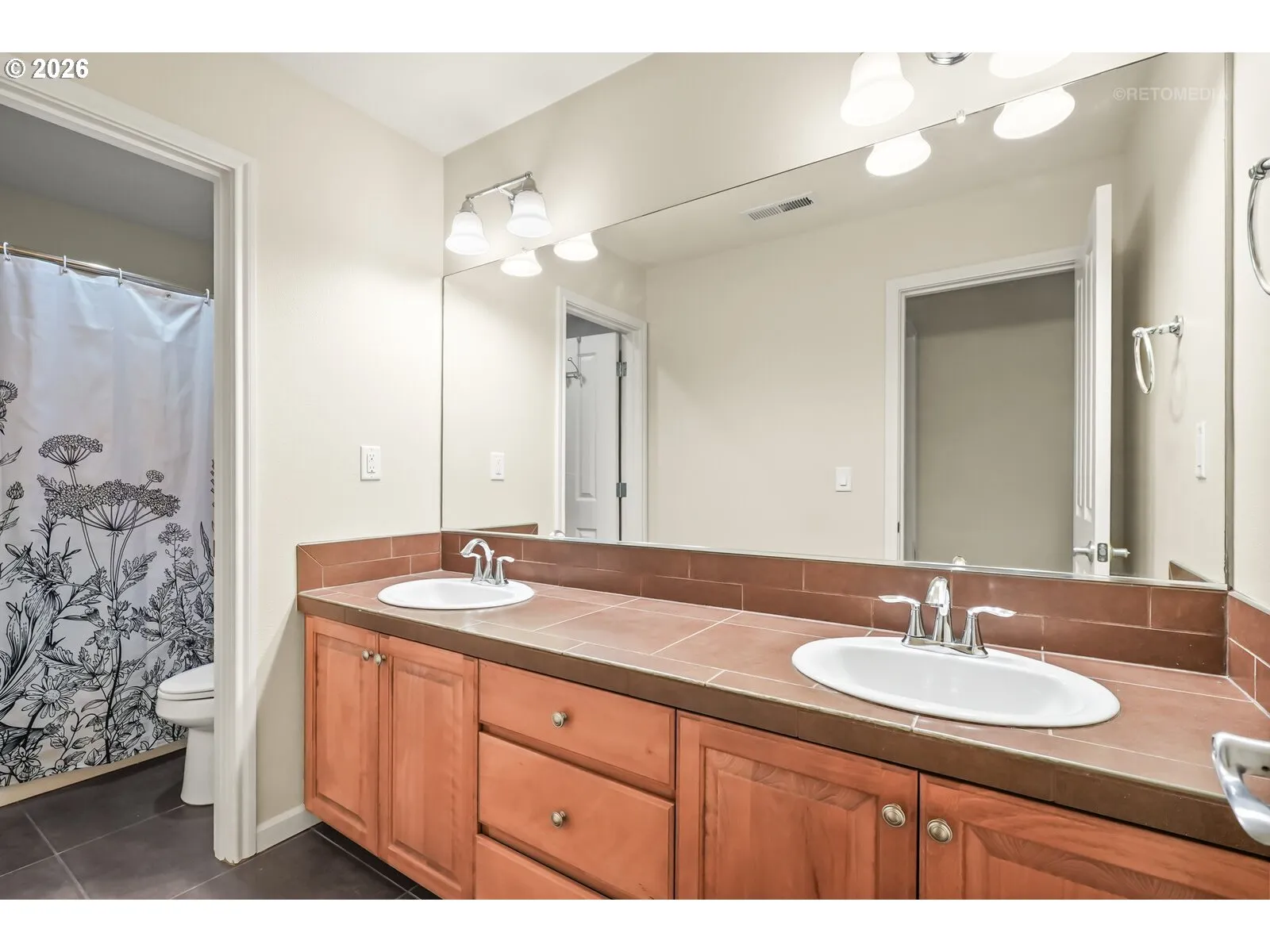 Bathroom-Upper