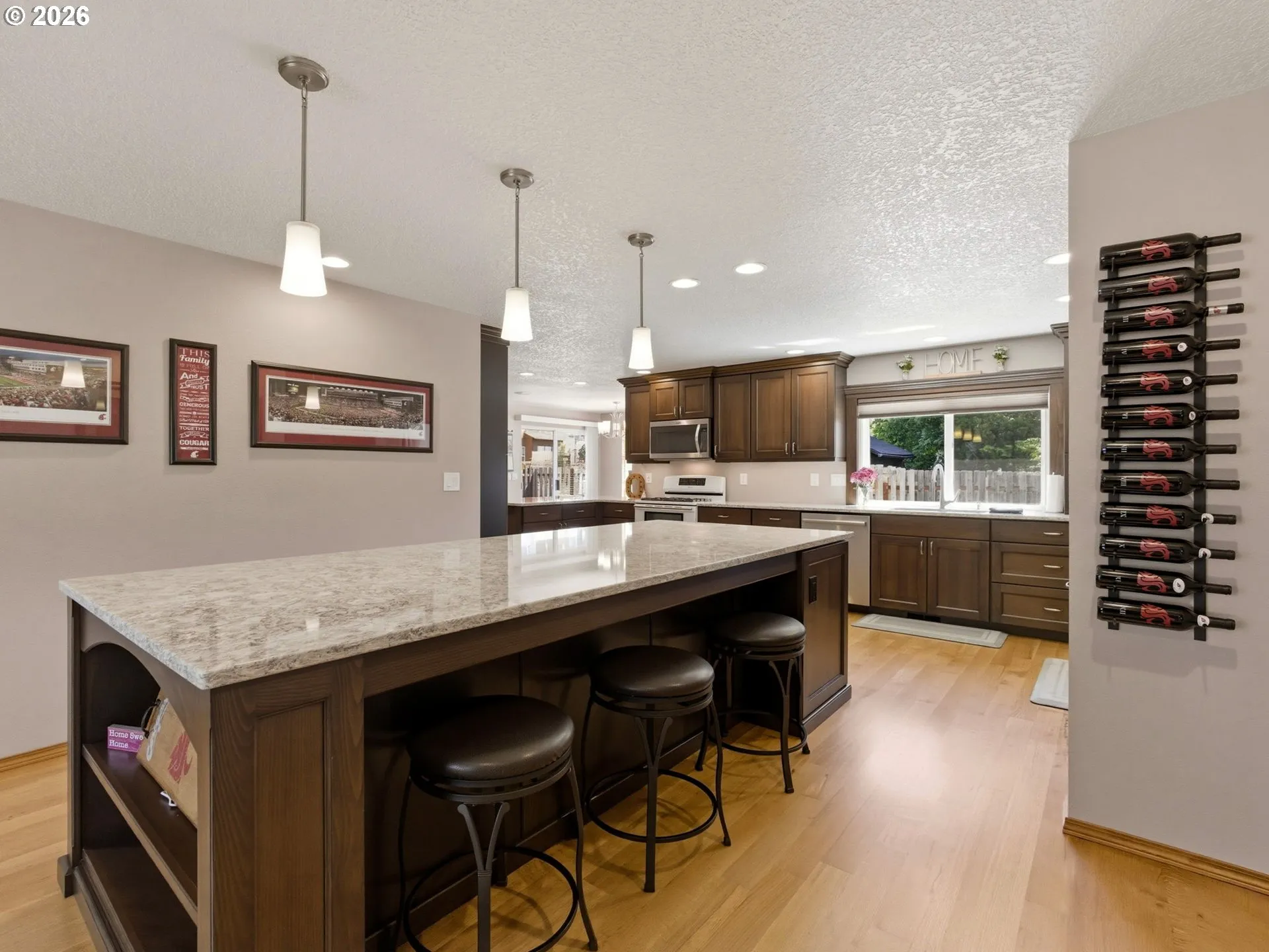 Kitchen/Dining Room-Island