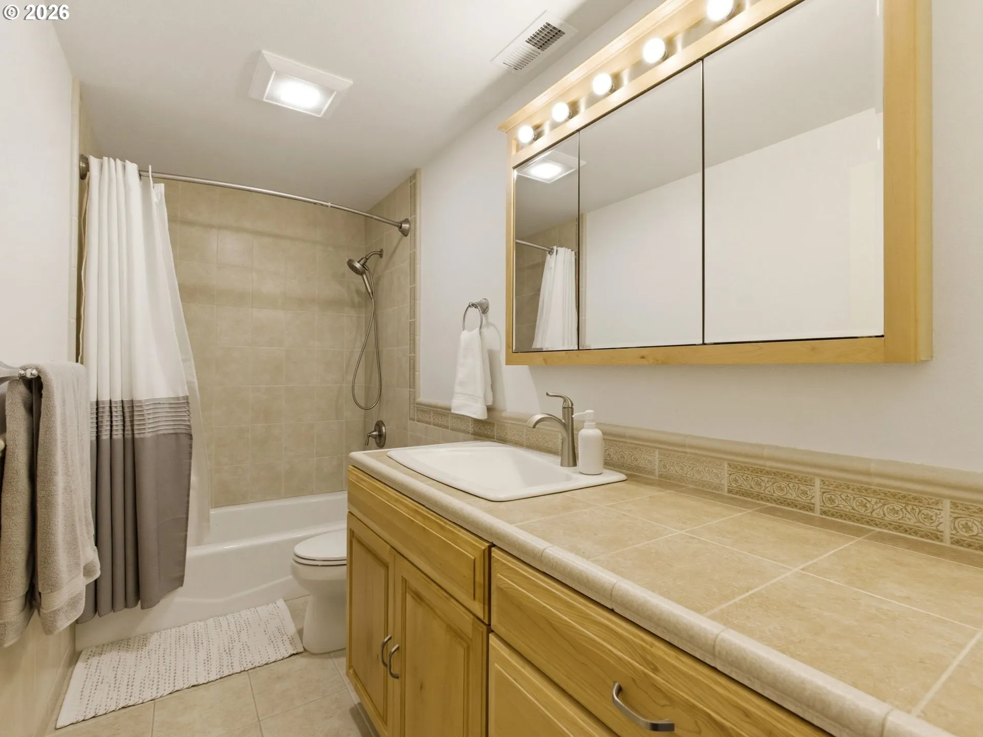 Bathroom-Upper