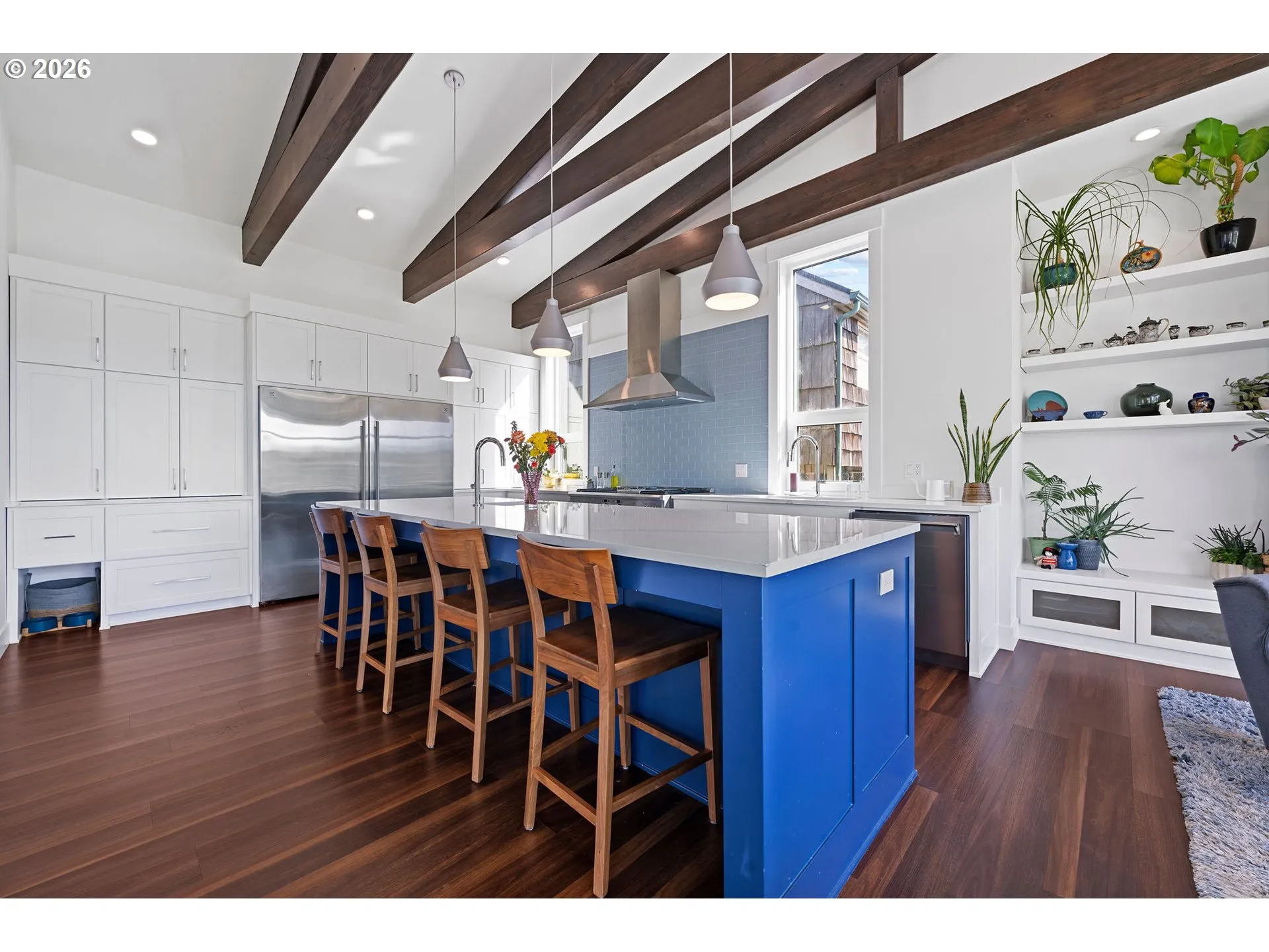 Kitchen-Breakfast Bar