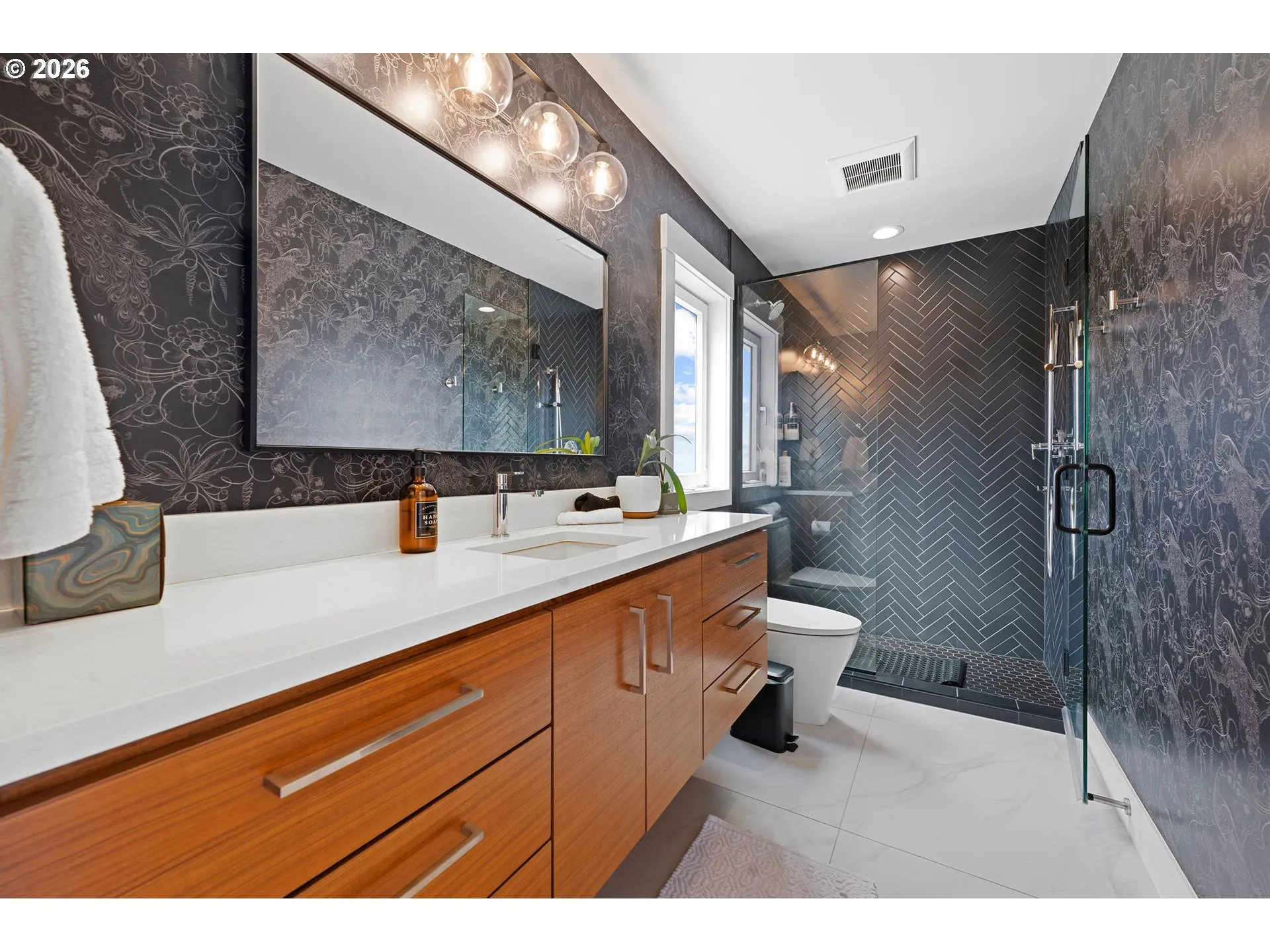 Bathroom-Walk in Shower