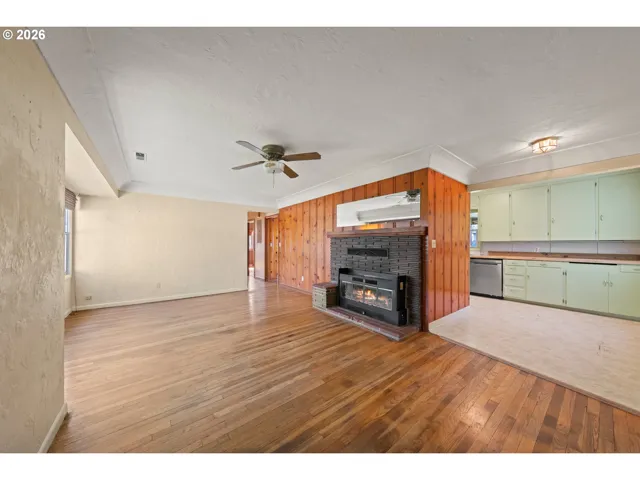 Living Room-Fireplace