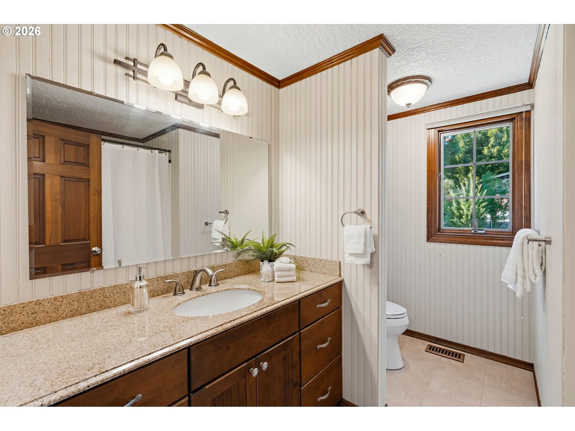 Bathroom-Upper