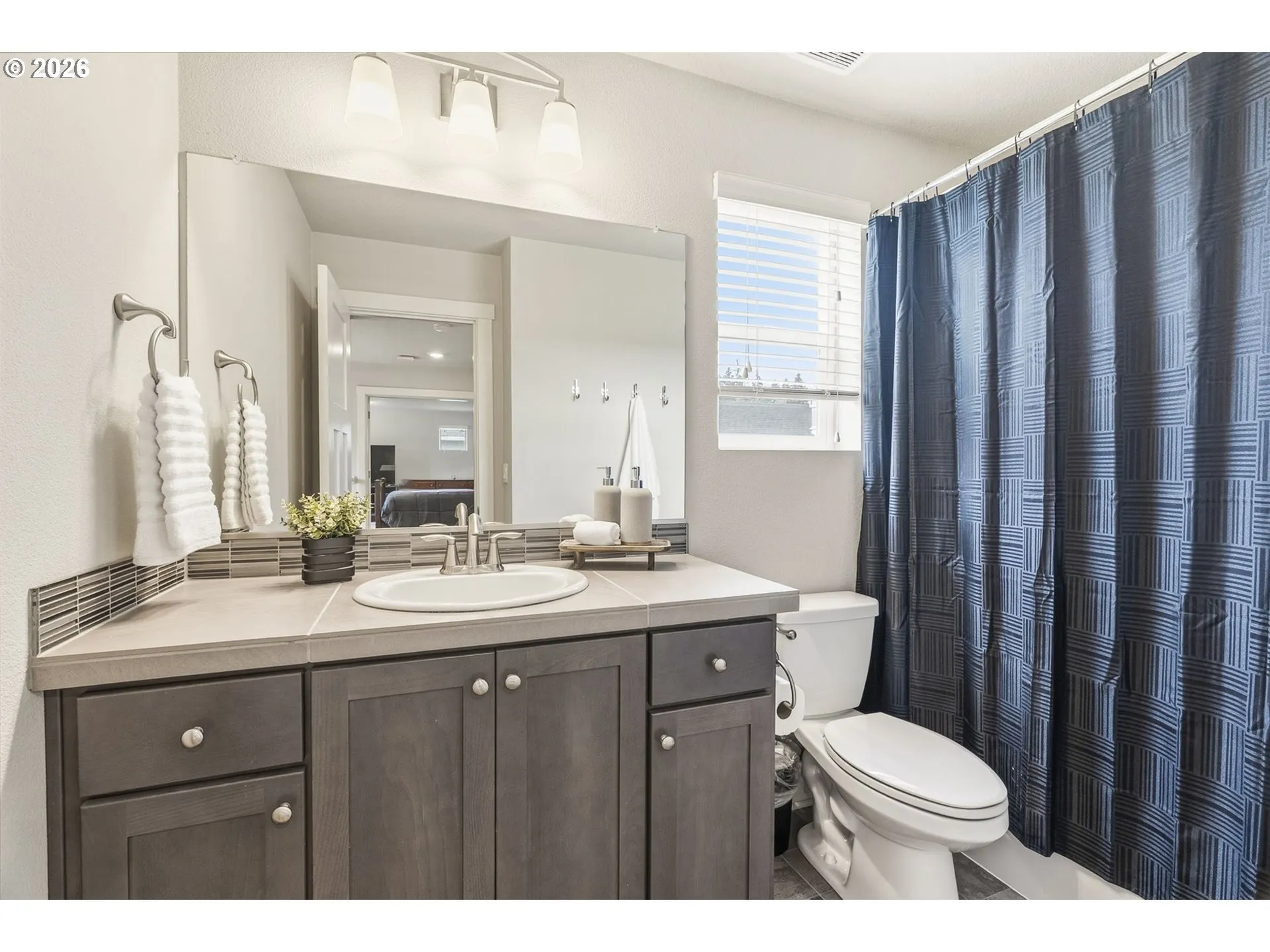 Bathroom-Upper