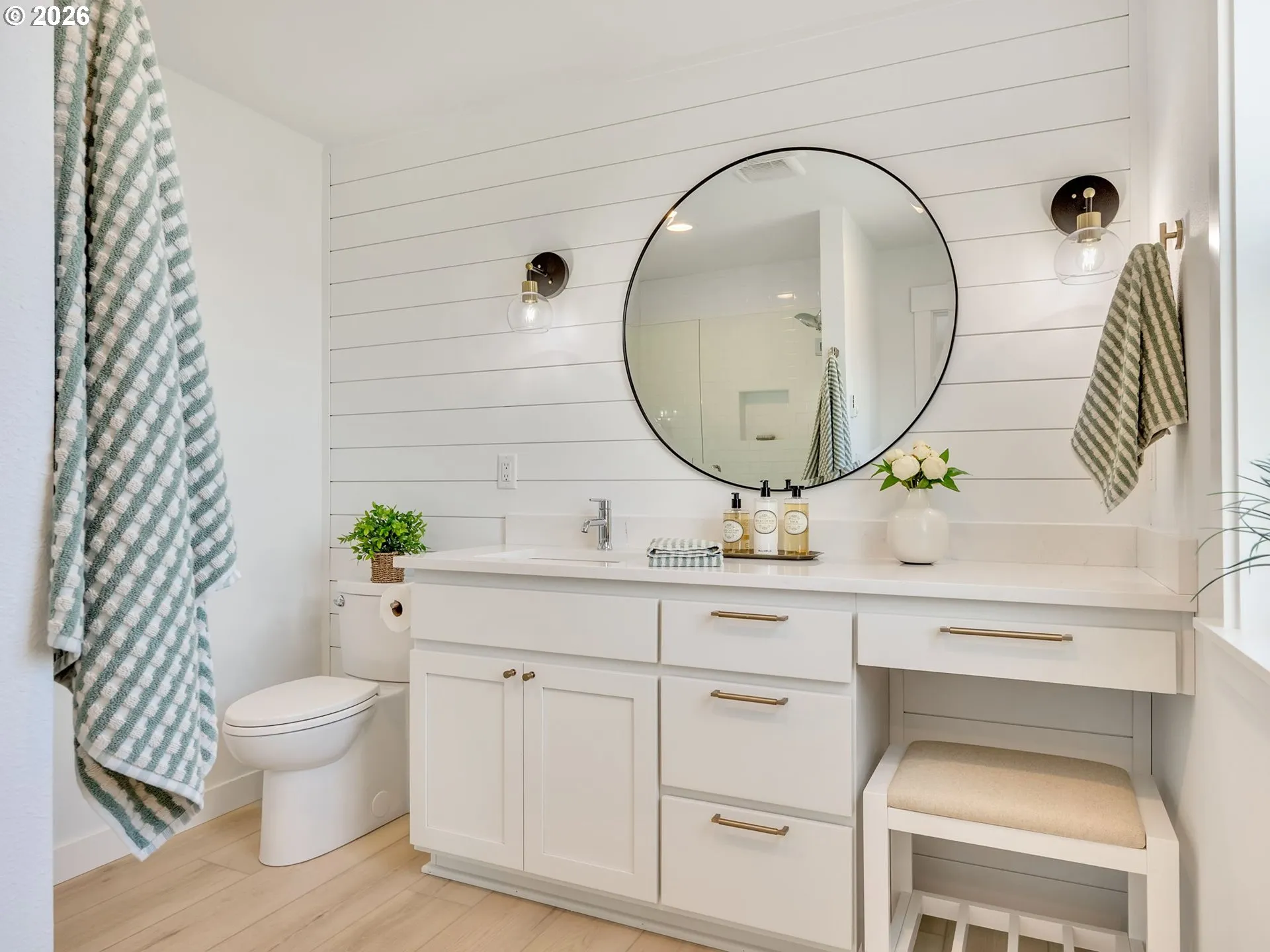 Bathroom, Attached-Upper