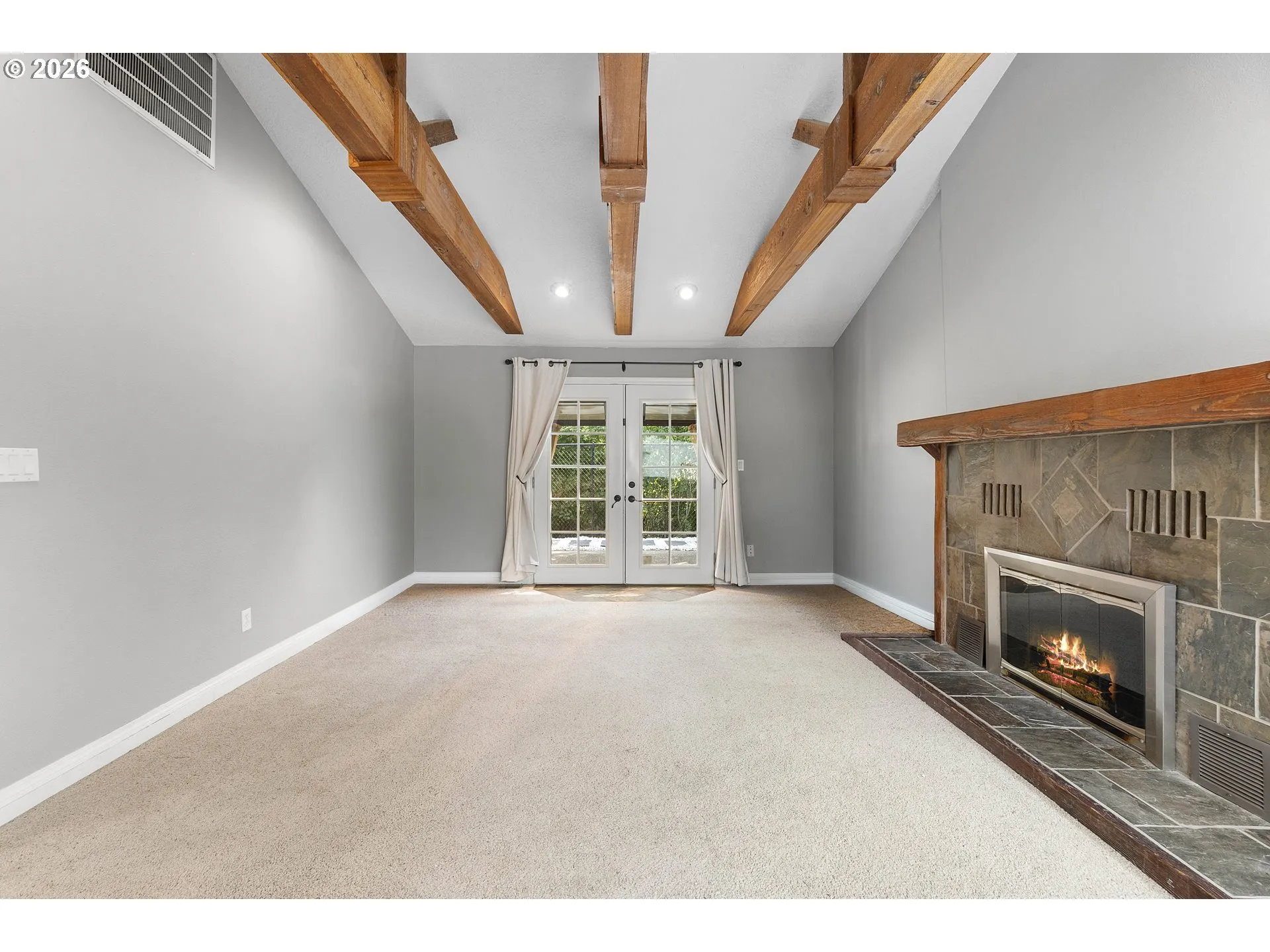 Living Room-Vaulted Ceilings