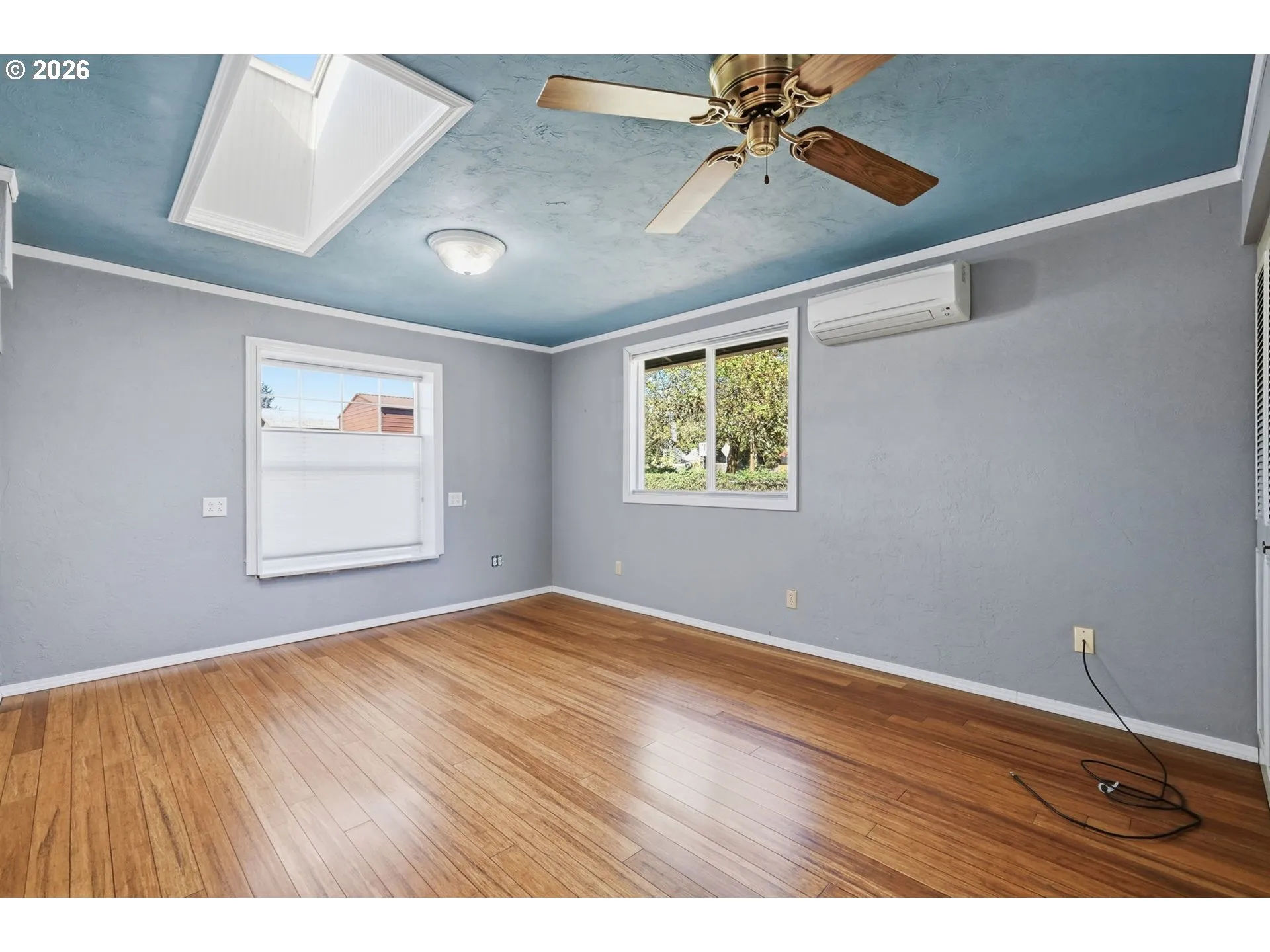 Bedroom, Primary