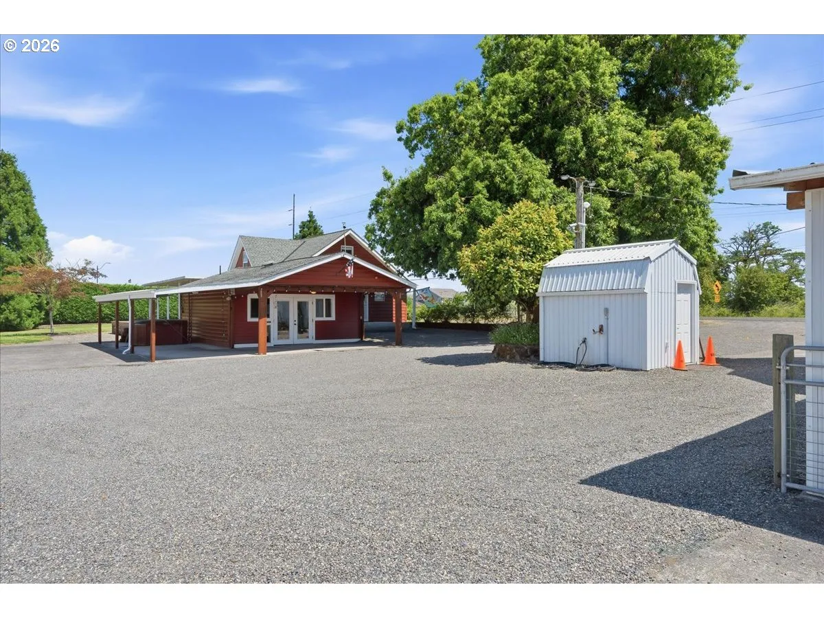Driveway-Gated