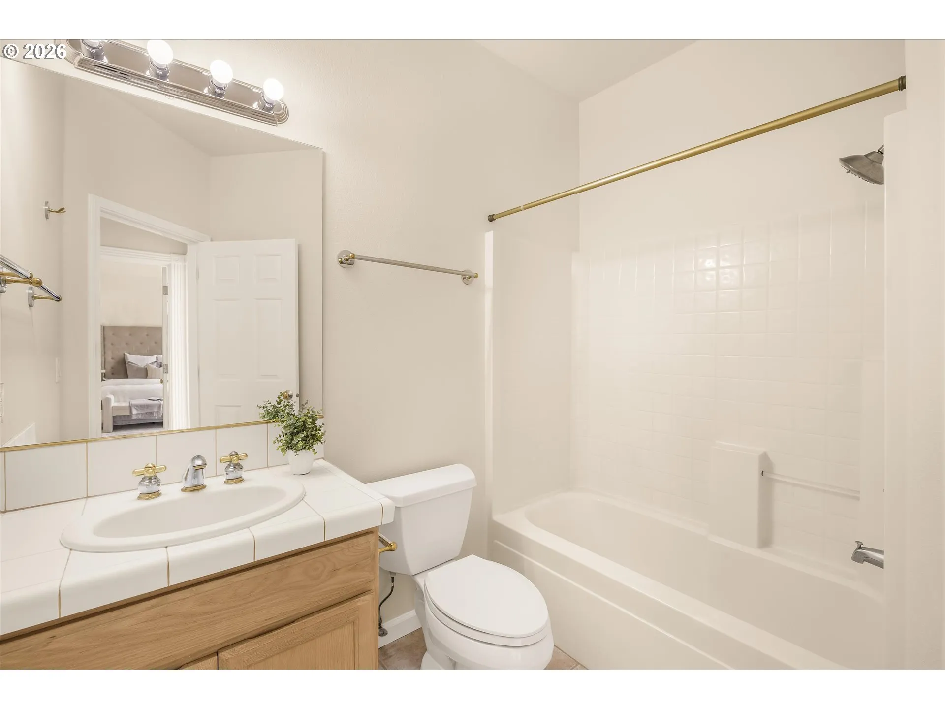 Bathroom-Upper