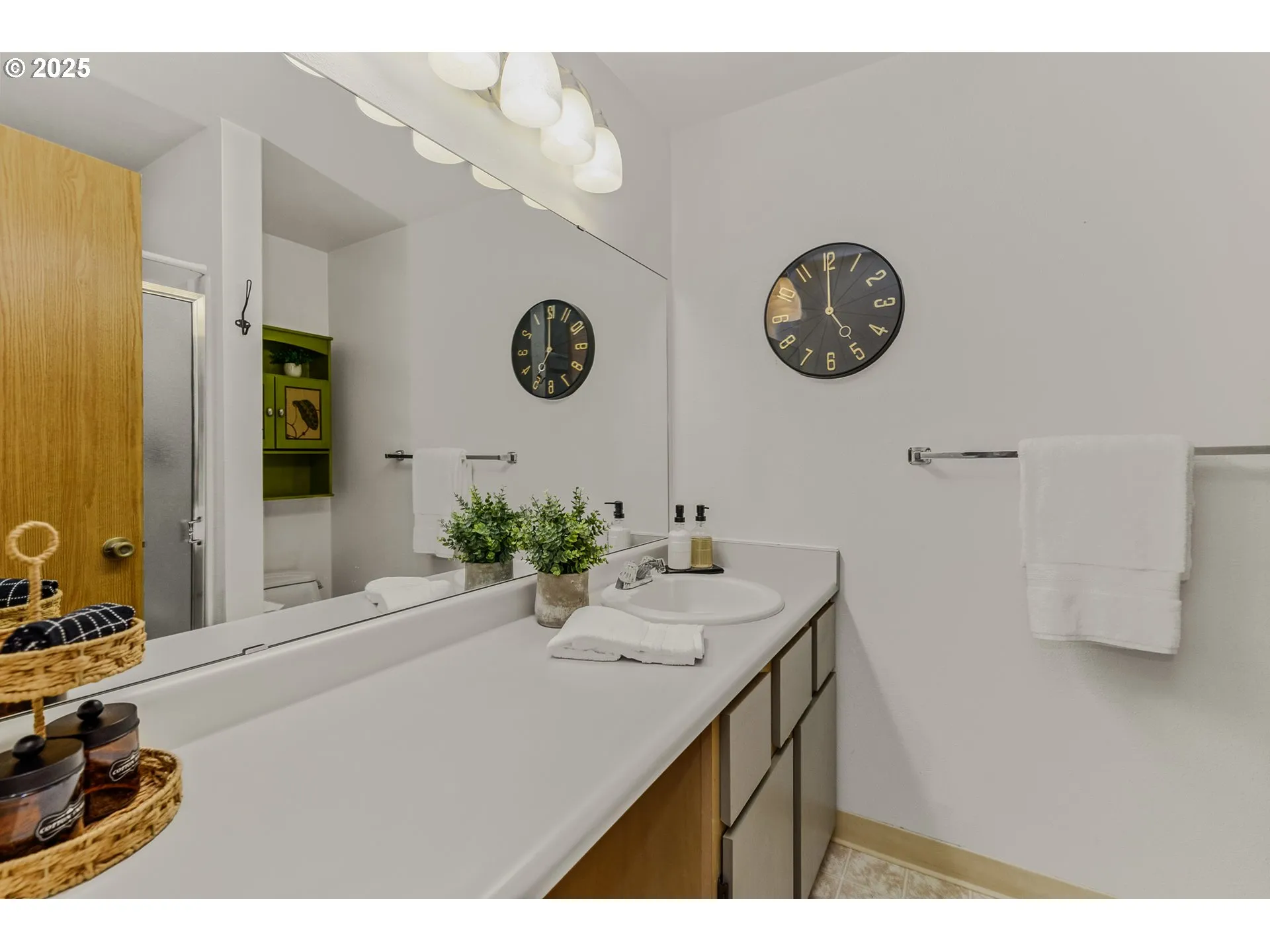 Bathroom, Attached