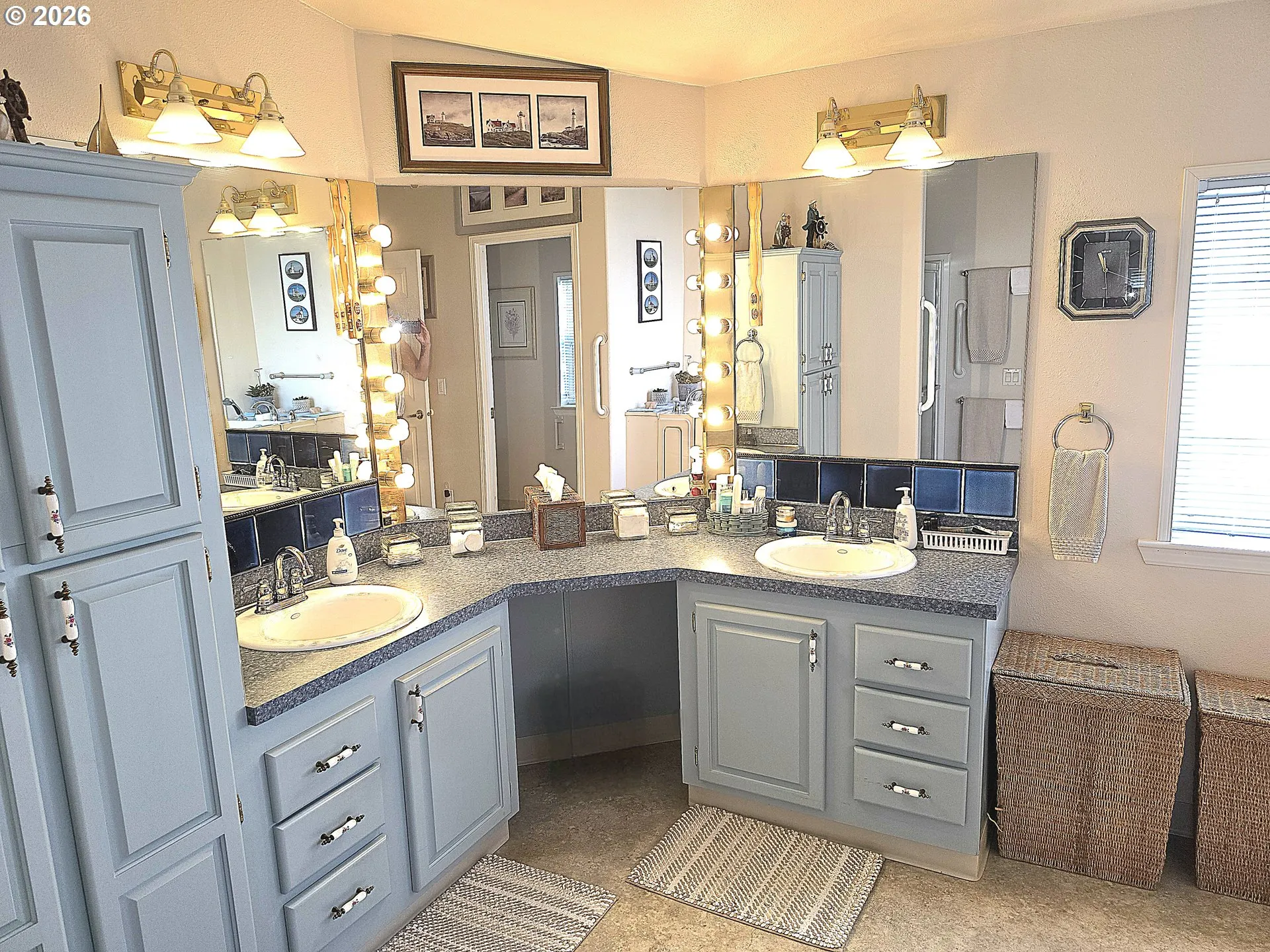 Bathroom, Attached-Double Sinks