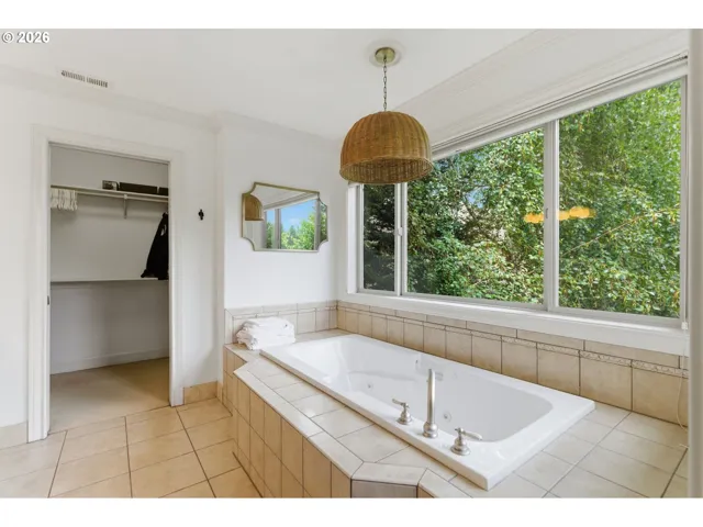 Bathroom-Upper