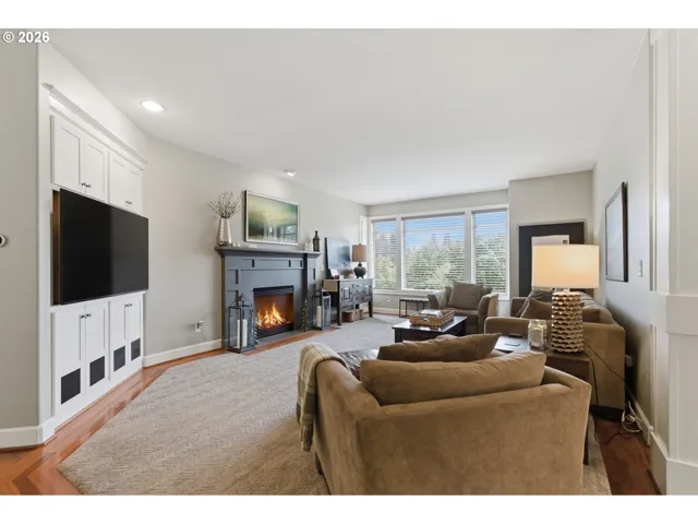 Living Room-Fireplace