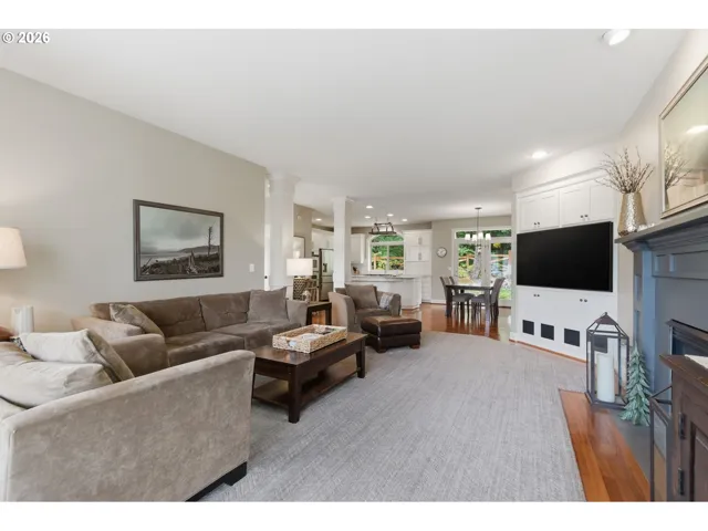 Living Room-Built-In Shelving