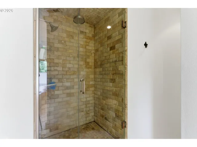 Bathroom-Walk in Shower