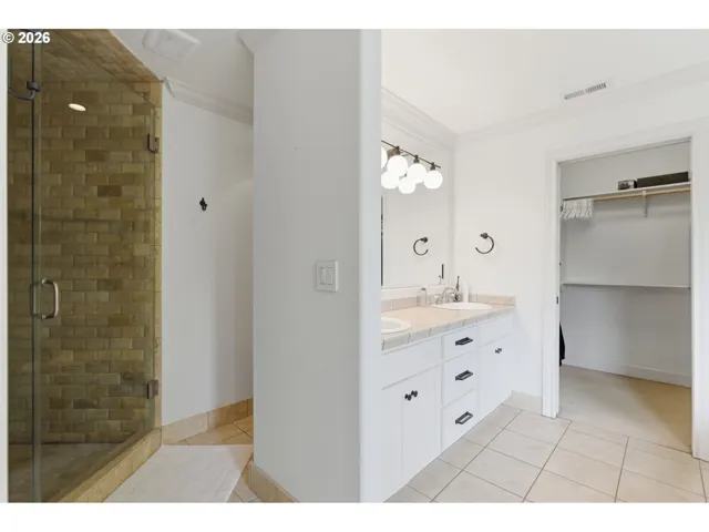 Bathroom-Upper