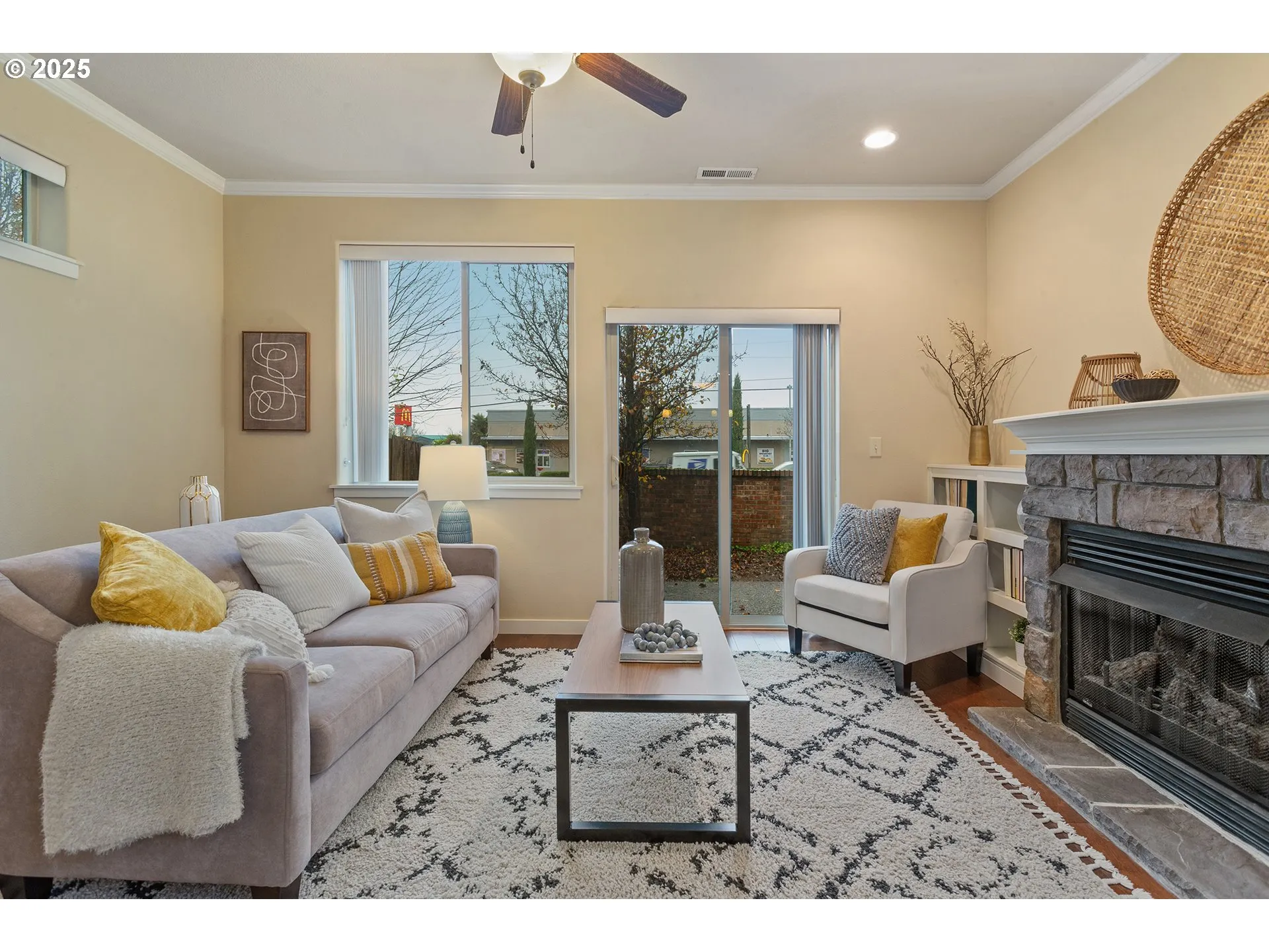 Living Room-Fireplace