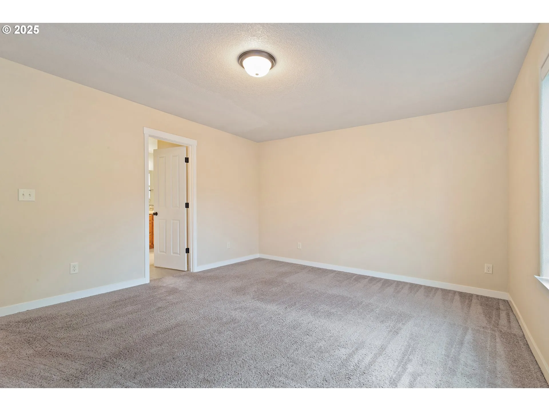 Bedroom, Primary